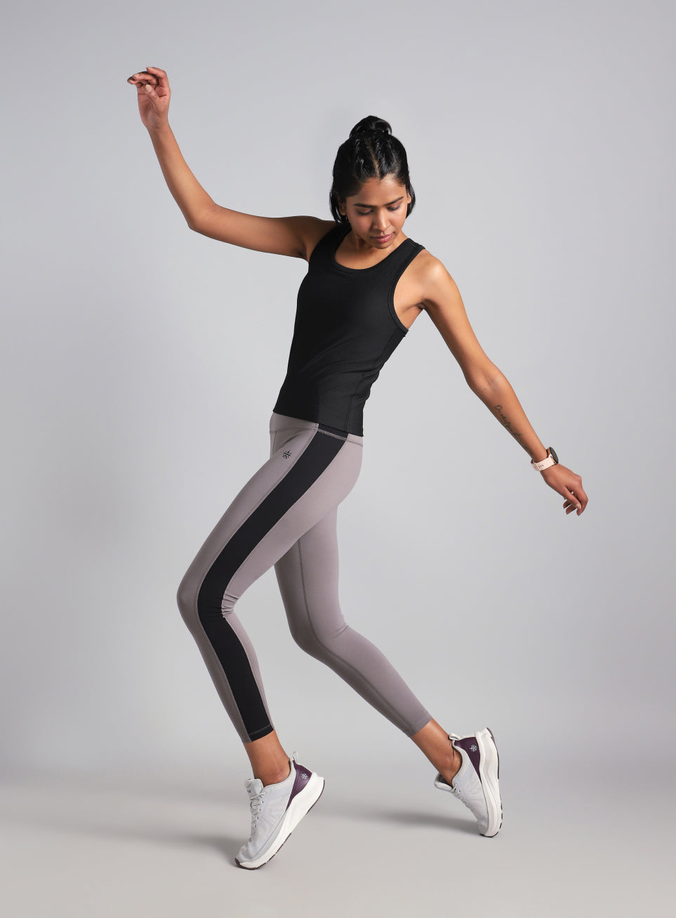 Women's Black Run Built-In Tank Sports Bra