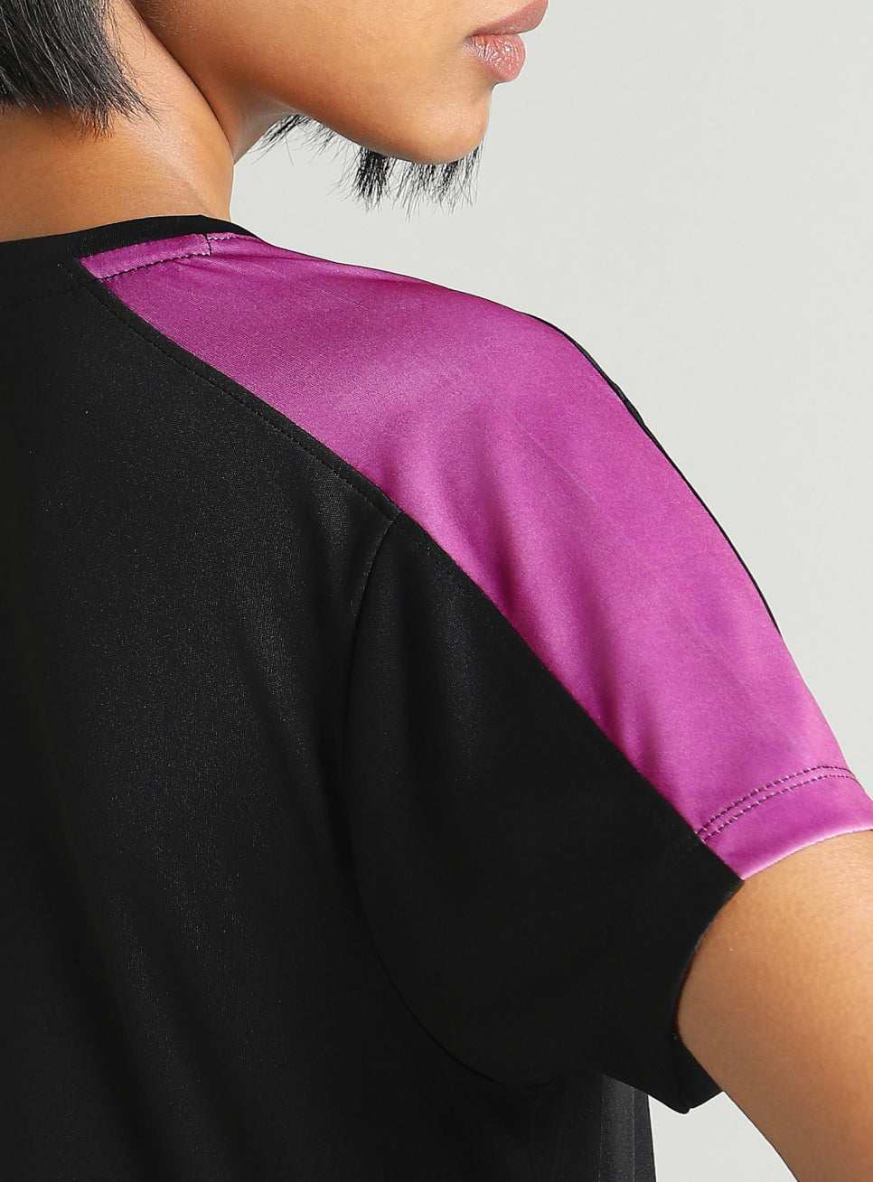Women's Black Shoulder Pop Active T-shirt