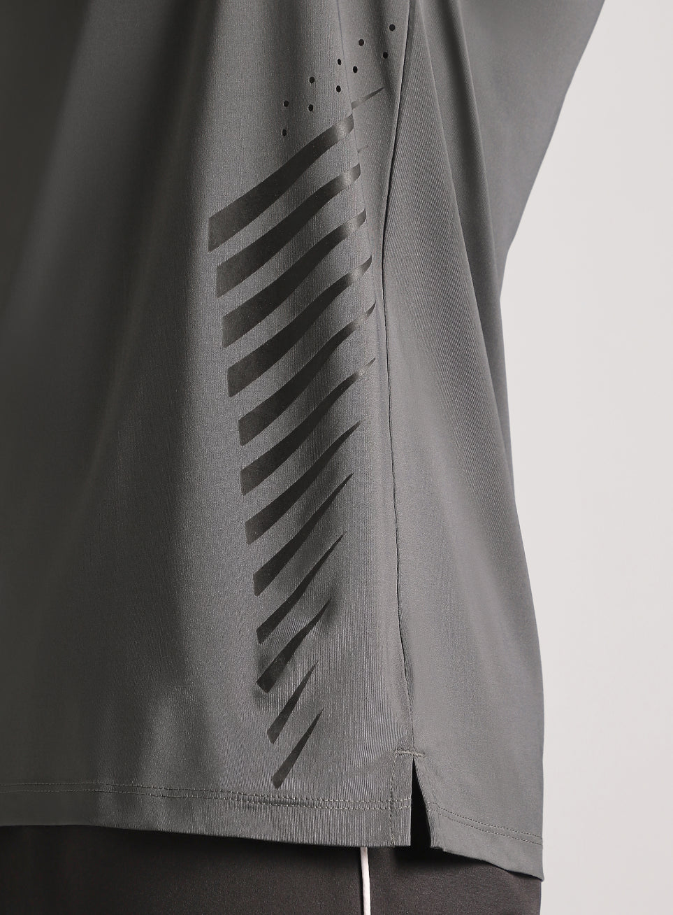 Men's Dark Grey Contour Vent Training T-Shirt