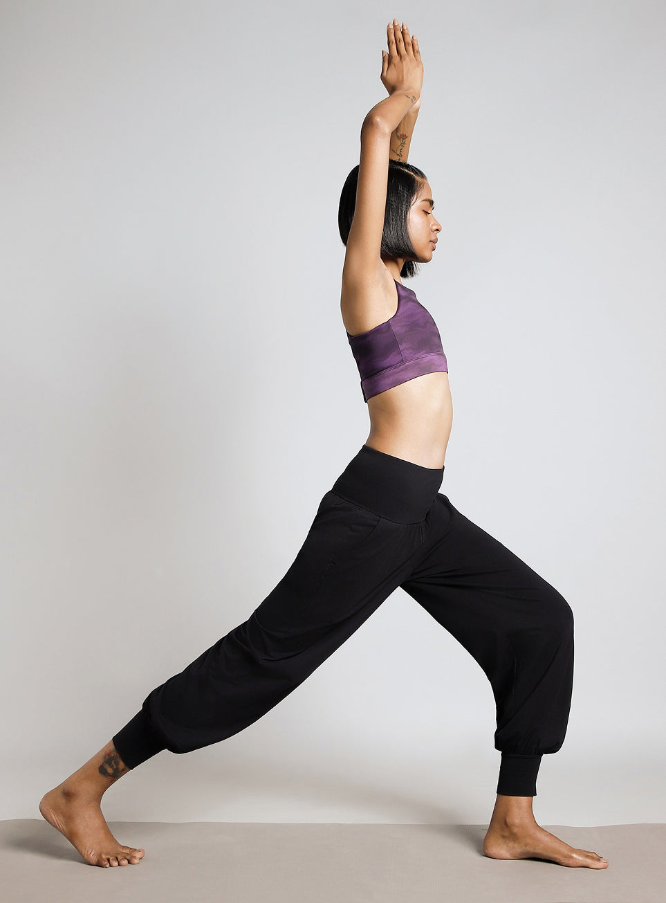 Women's Black Flow and Form Relaxed Yoga Joggers