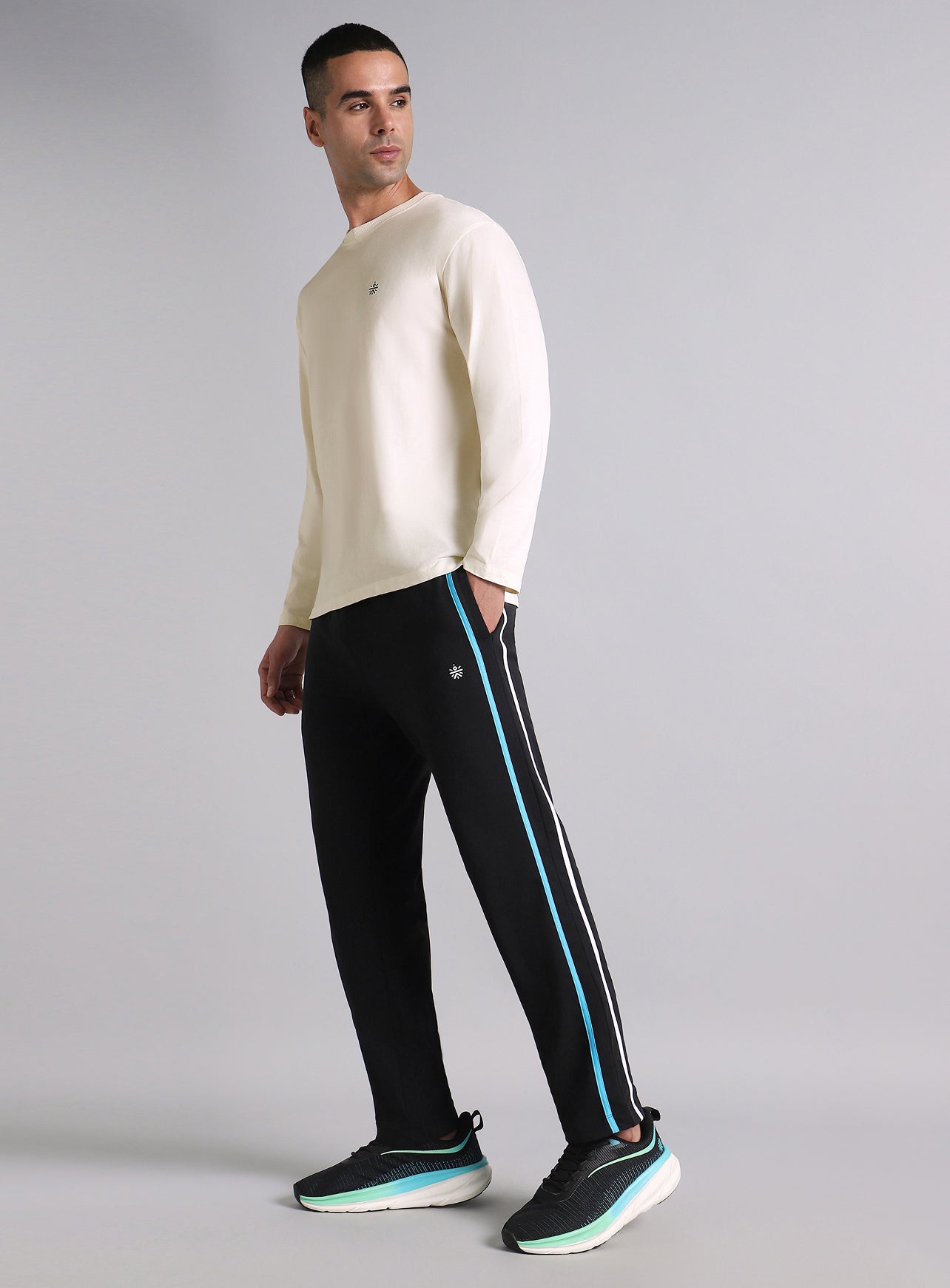 Men's Off-White V-man Relaxed Fit Full Sleeve T-shirt