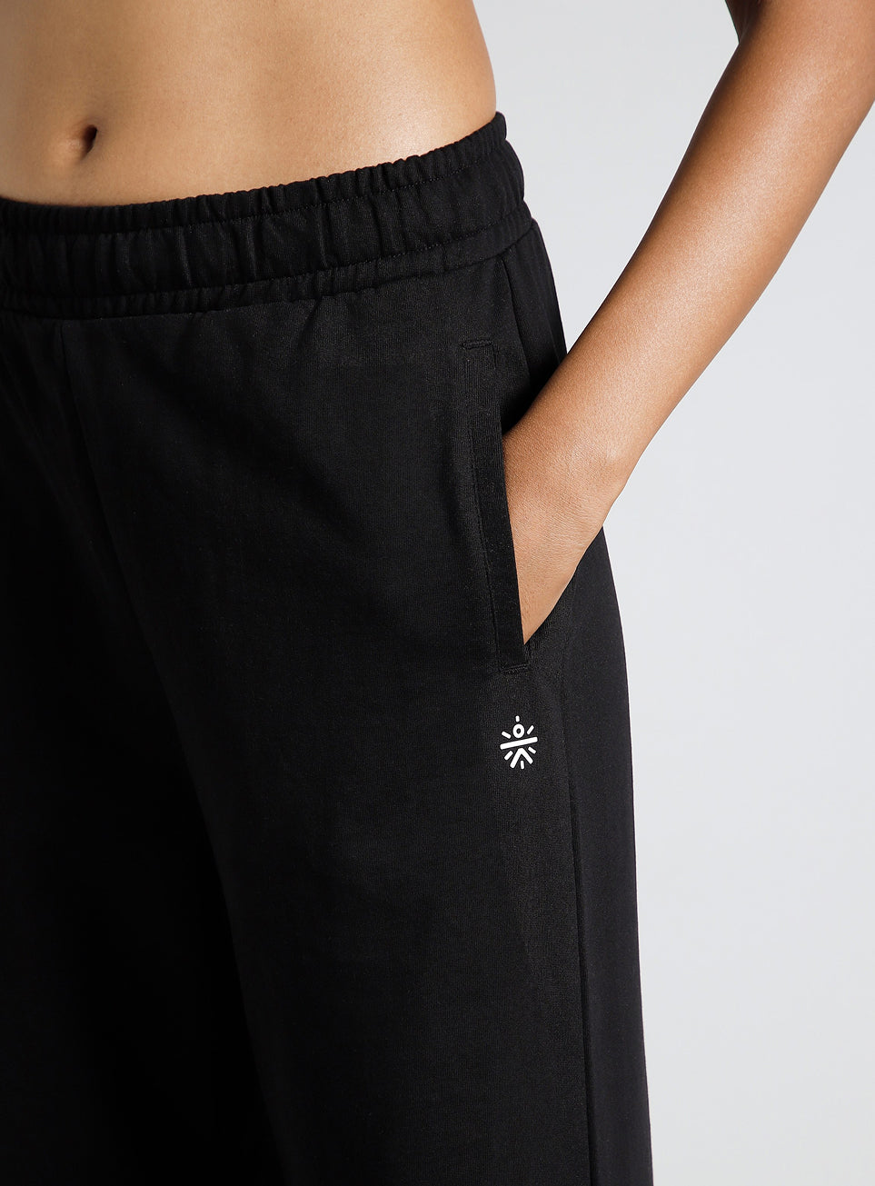 Women's Black Contrast Edge Straight Fit Trackpants