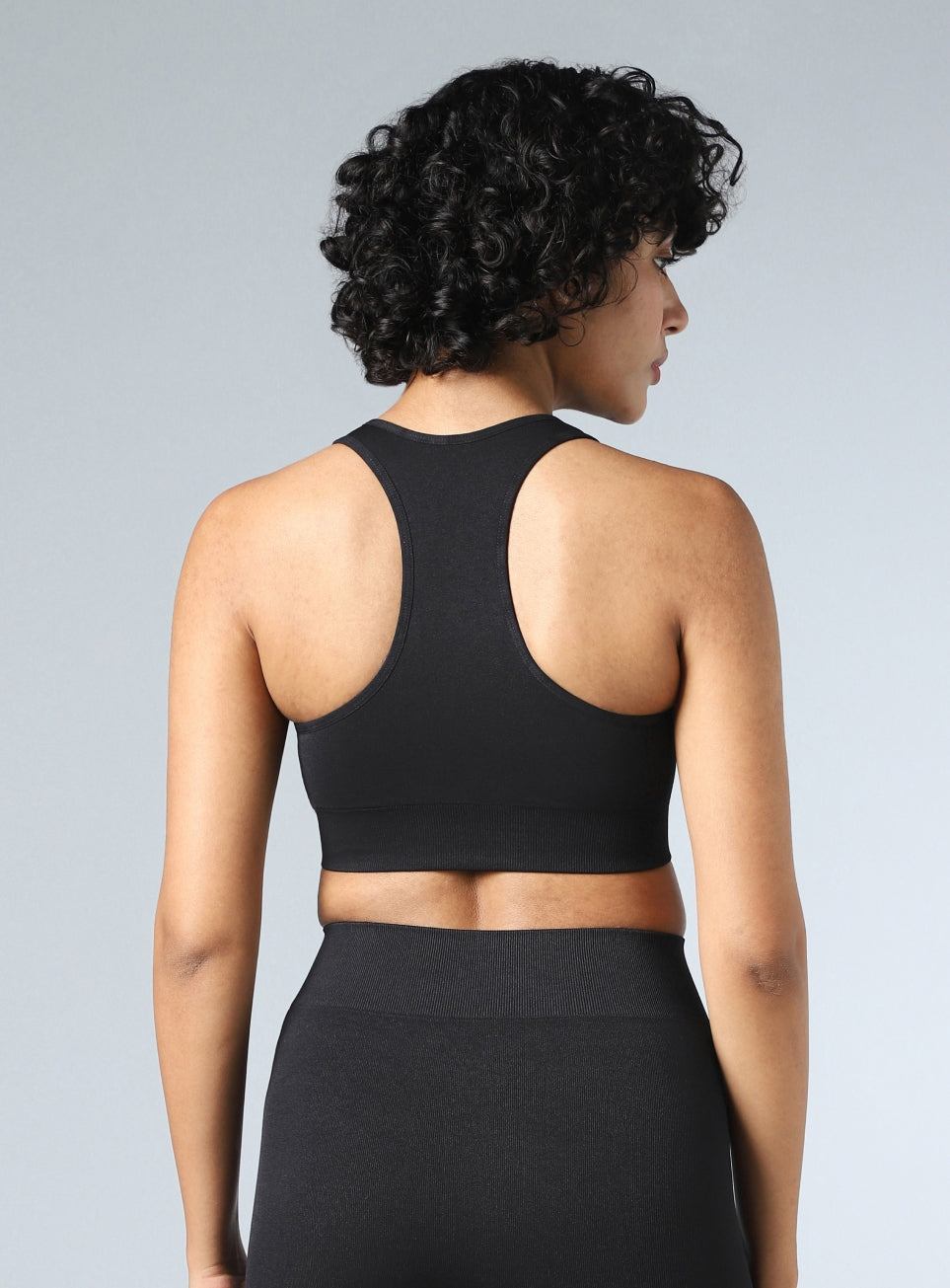 Women's Black Motion Flow Medium Support Seamless Bra