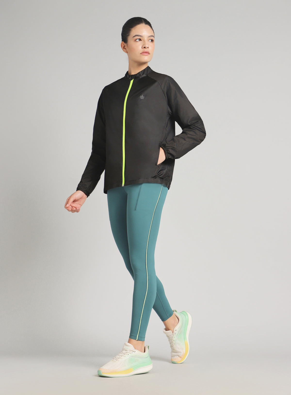 Women's Black Night Run Running Jacket