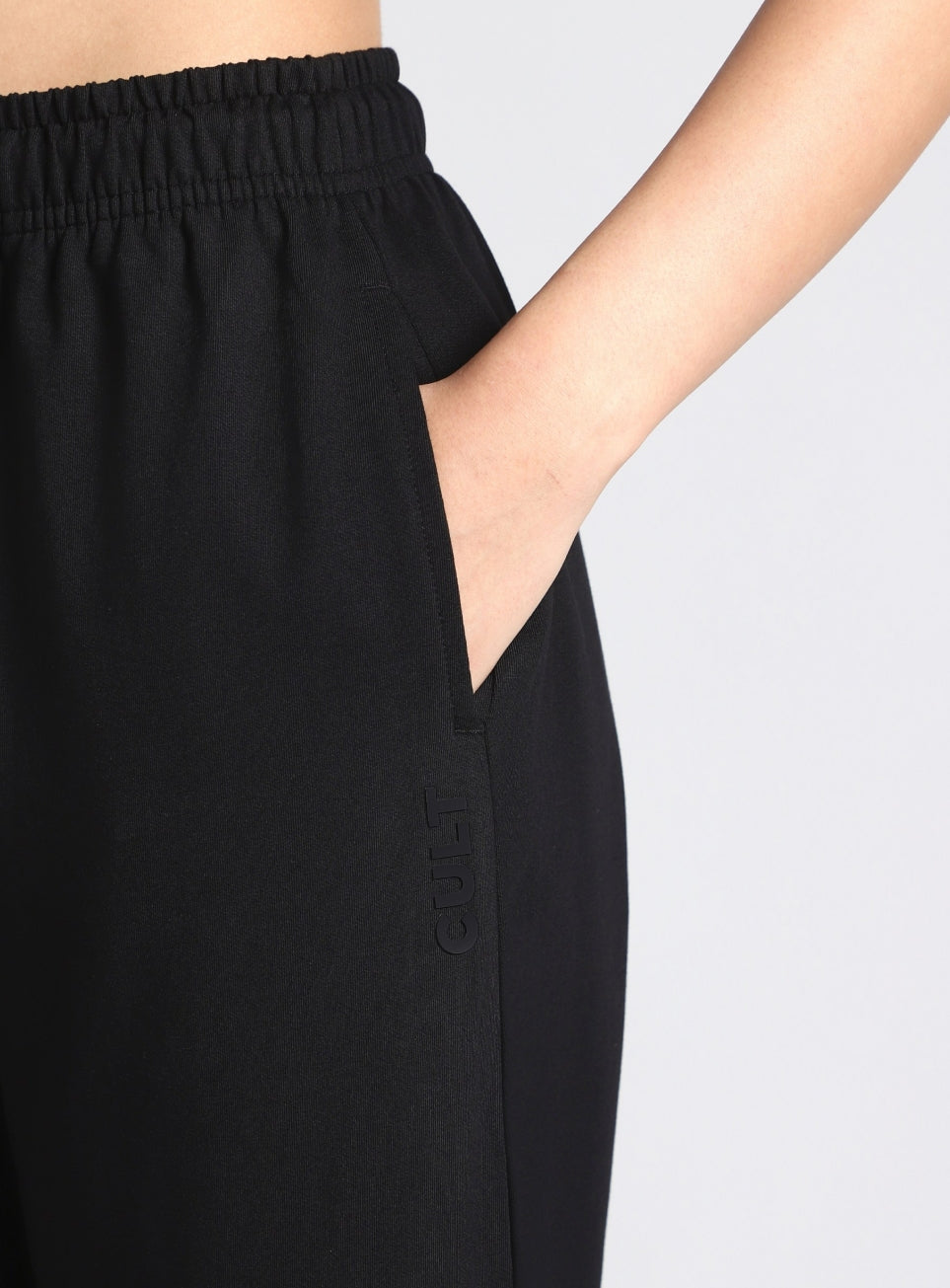 Women's Black Luxe Fleece Relxed Fit Sweat Trackpants