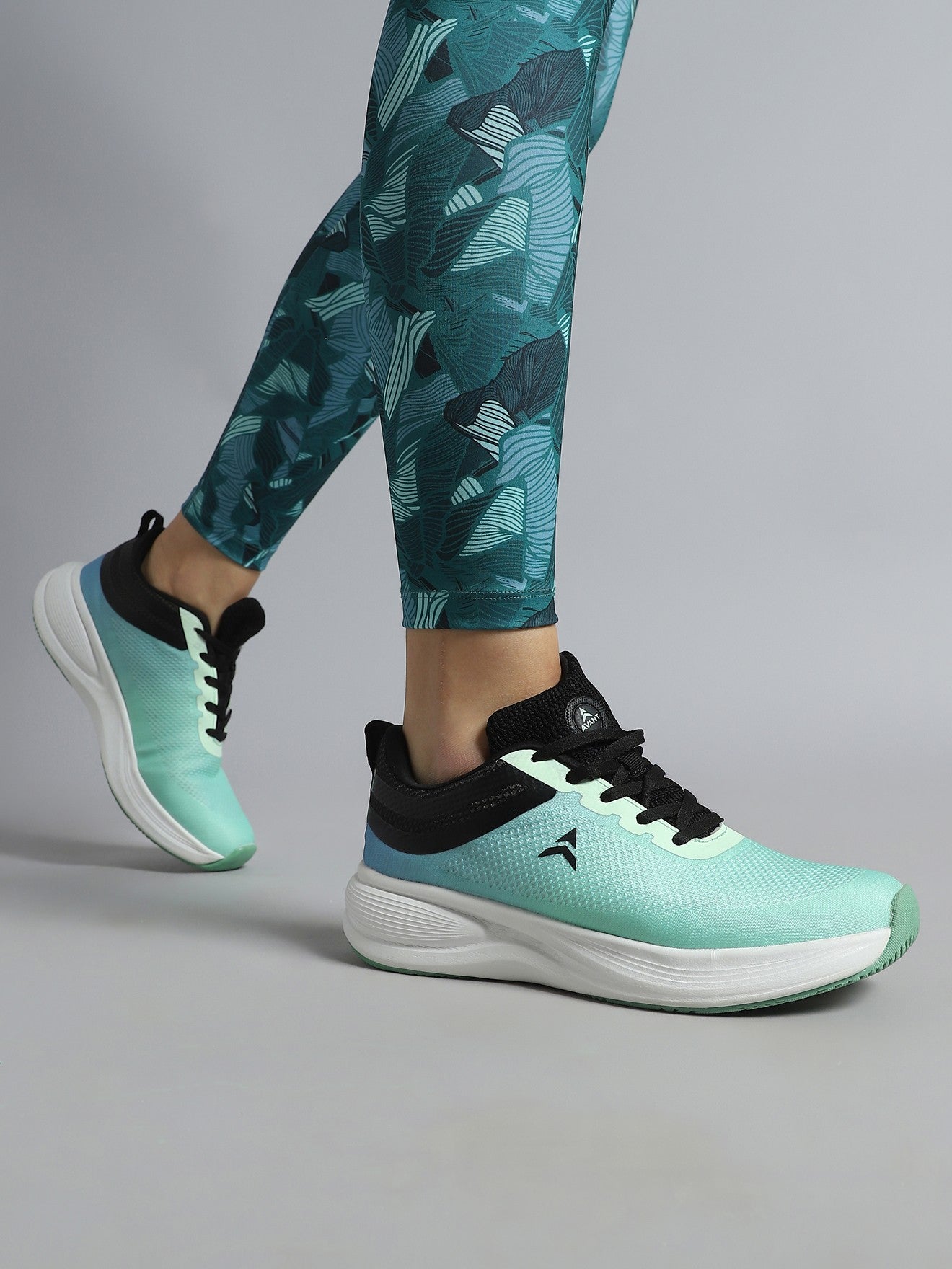 Avant Women's SwiftAura Casual Shoes - Green