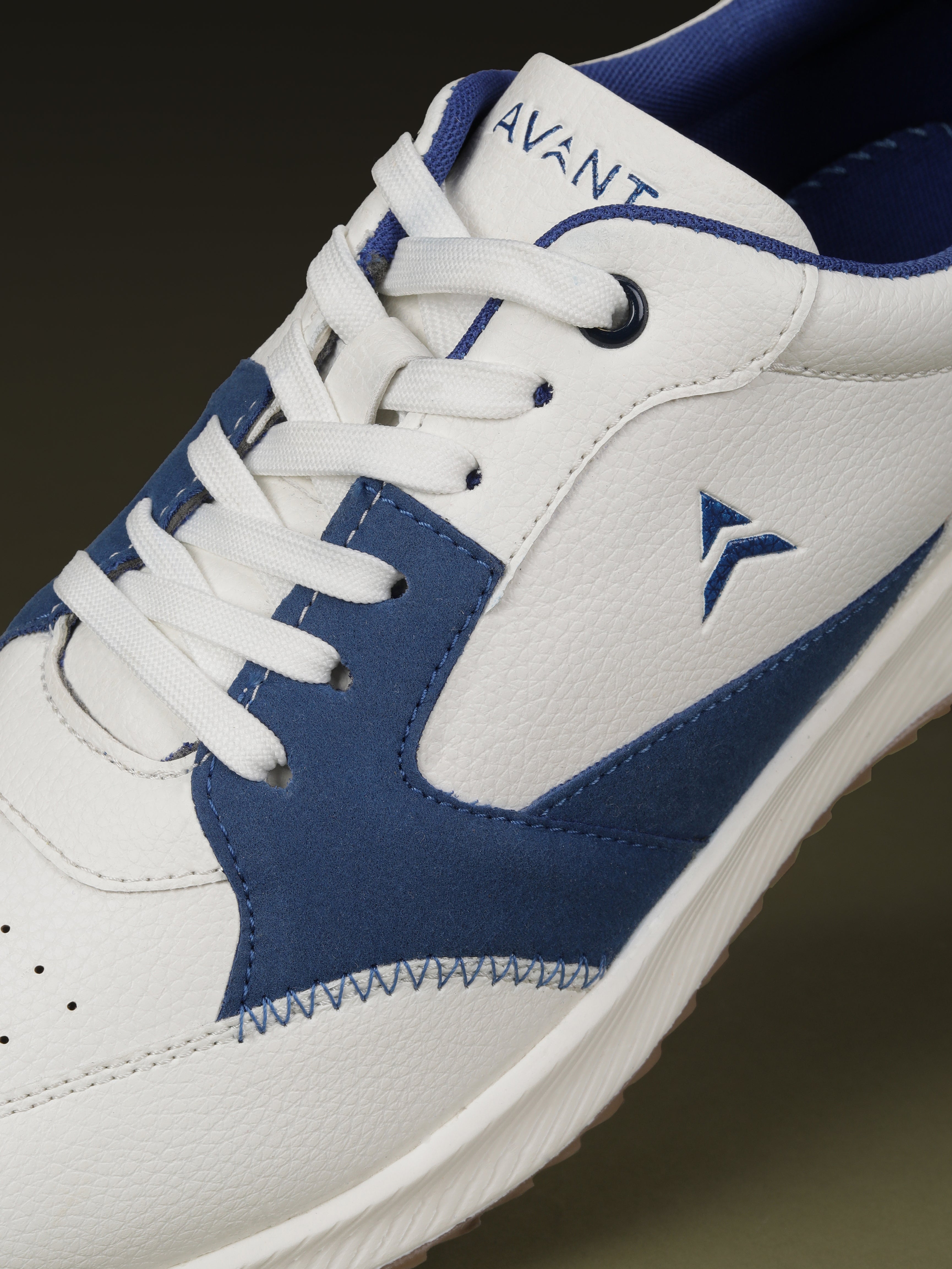 Avant Men's MotionCore Running Shoes - White/Royal Blue