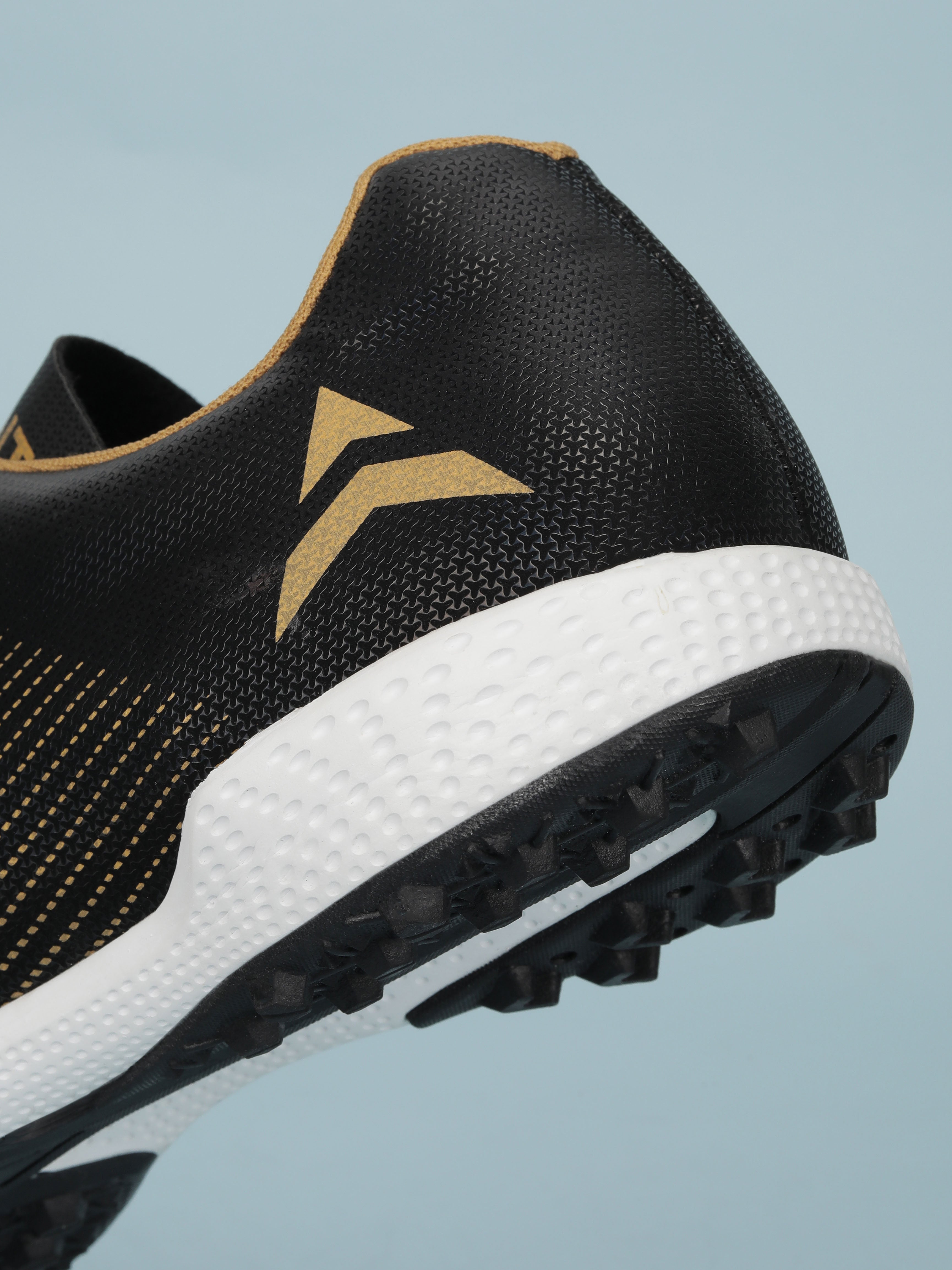 Avant Men's TurfMaster Pro Football Shoes - Black