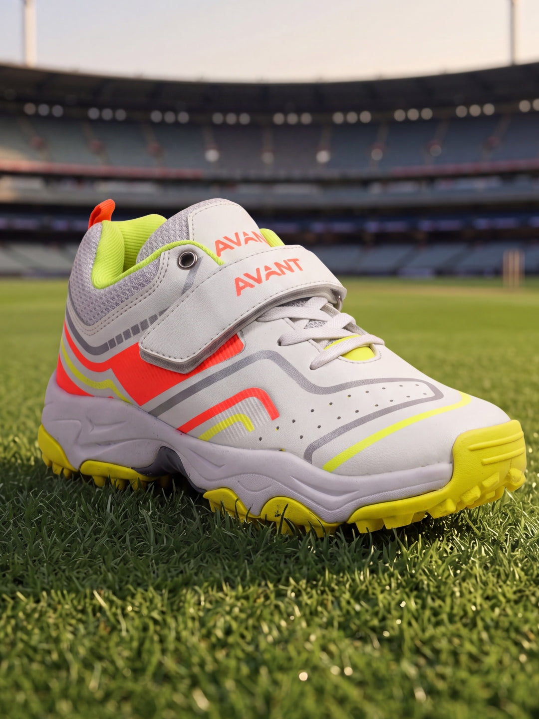 Avant Kids Impact Cricket Shoes - White