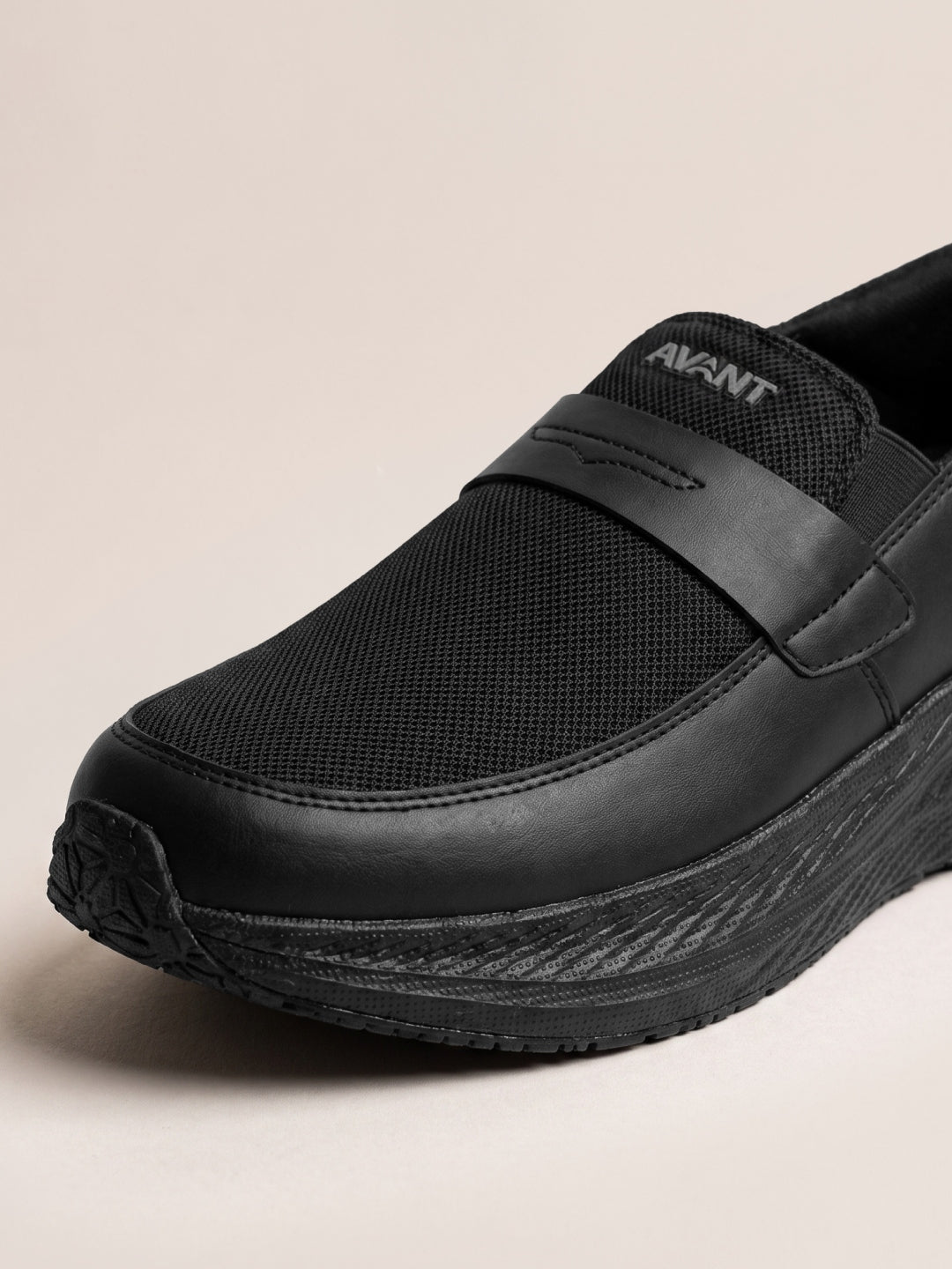 Avant Men's AeroShift Slip-On Walking Shoes - Black
