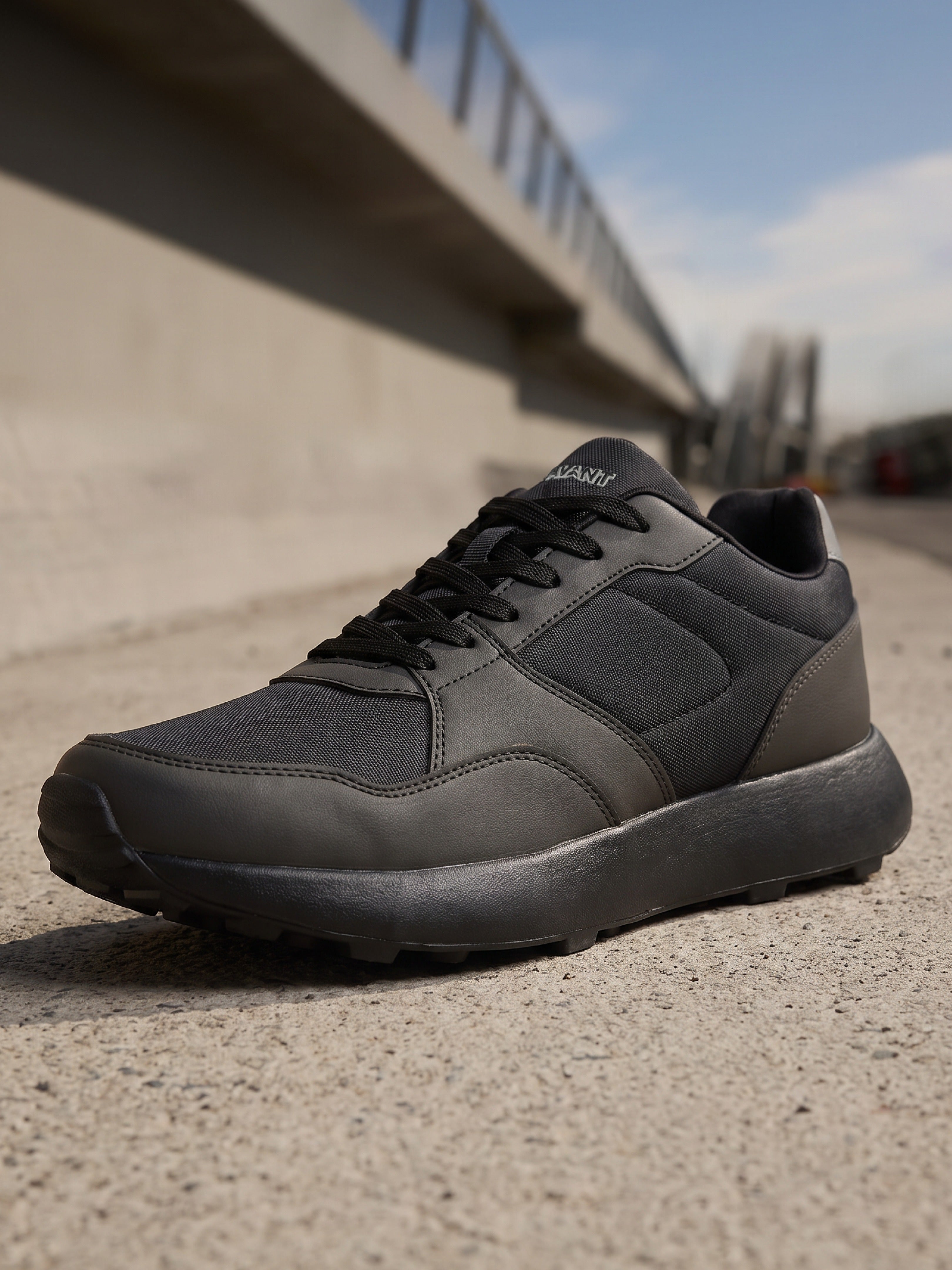 Avant Men's MotionGrid Running Shoes - Black
