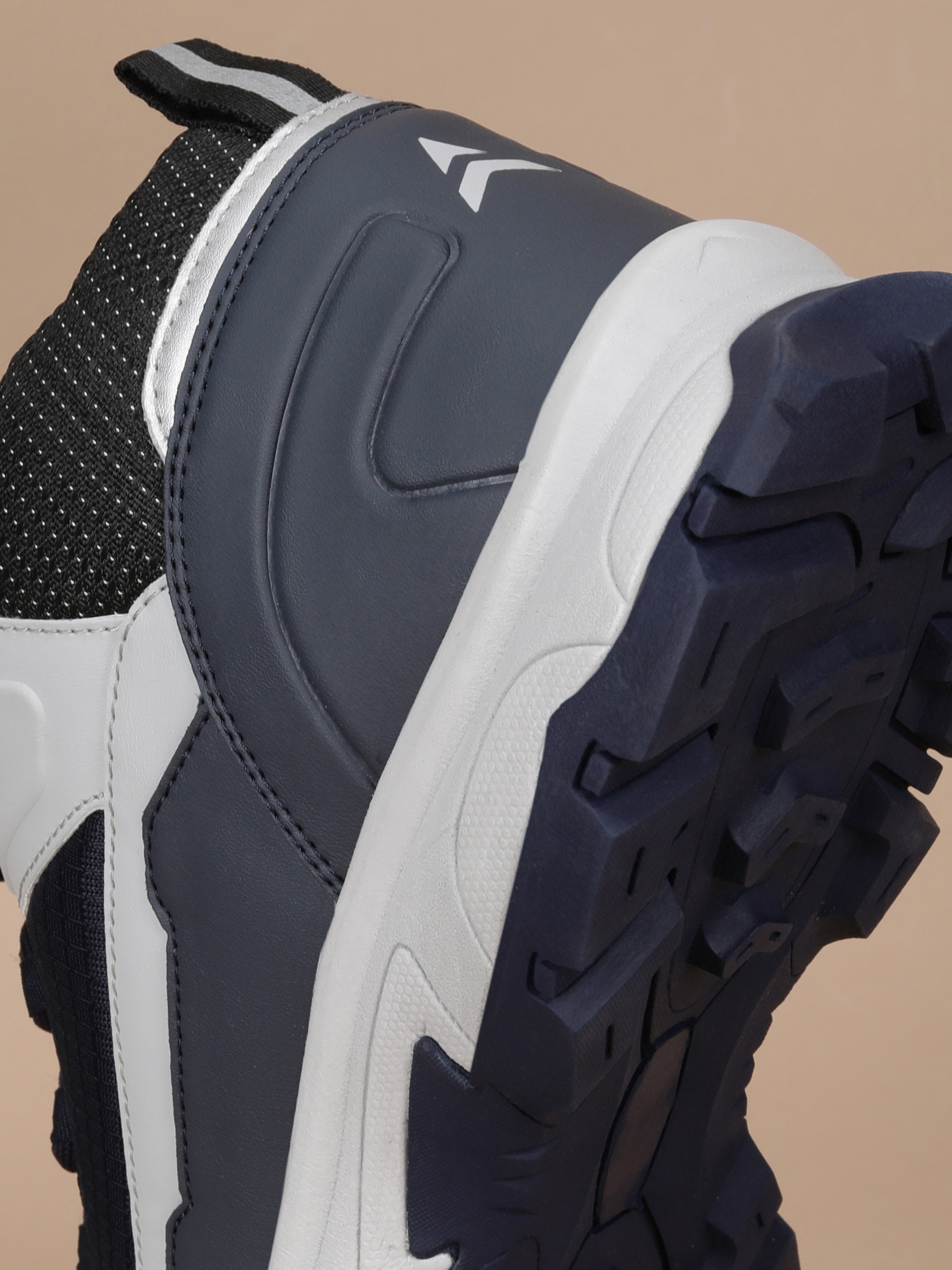 Avant Men's TerraTread Outdoor Shoes - Navy