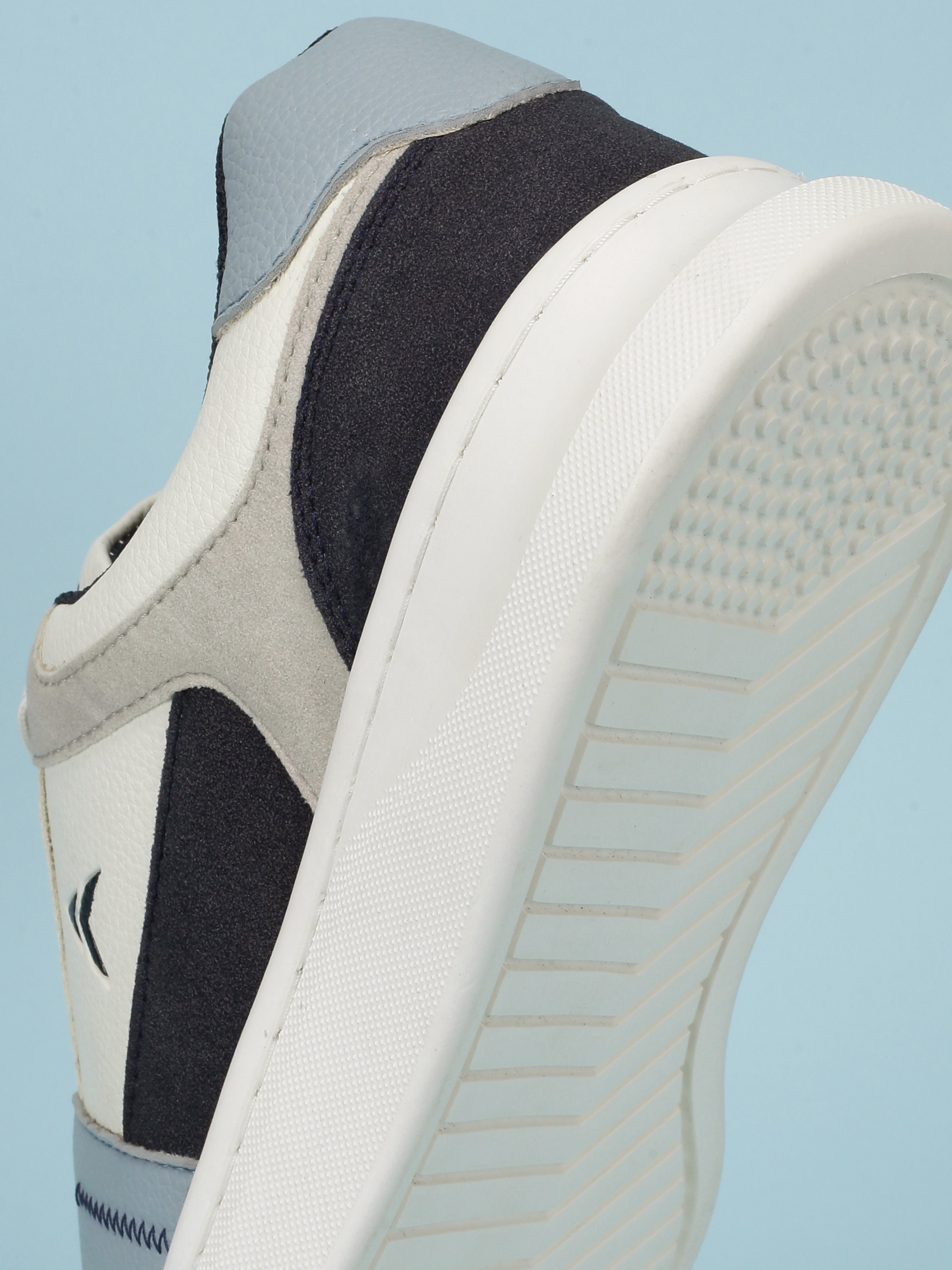 Avant Men's Cobalt Casual Sneakers - White