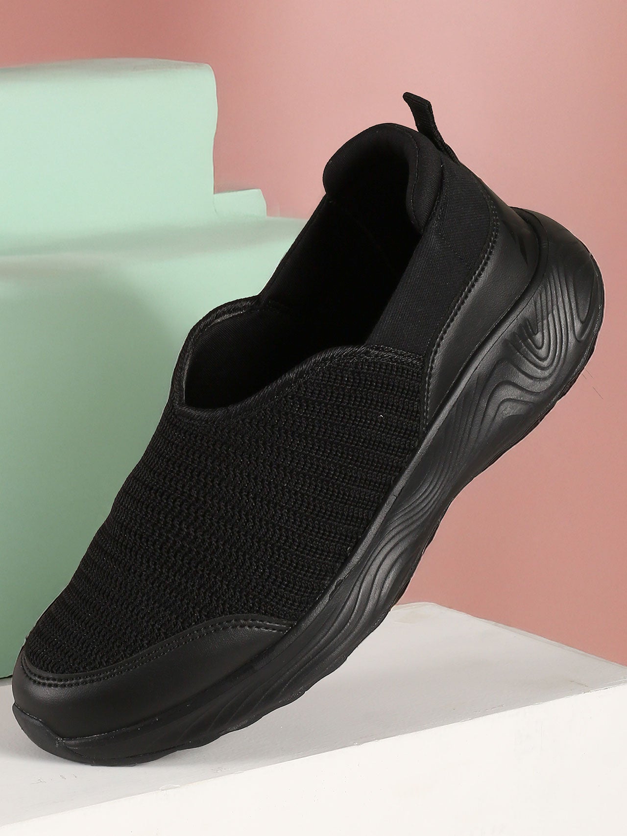 Avant Women's Shadow Slip-On Walking Shoes - Black