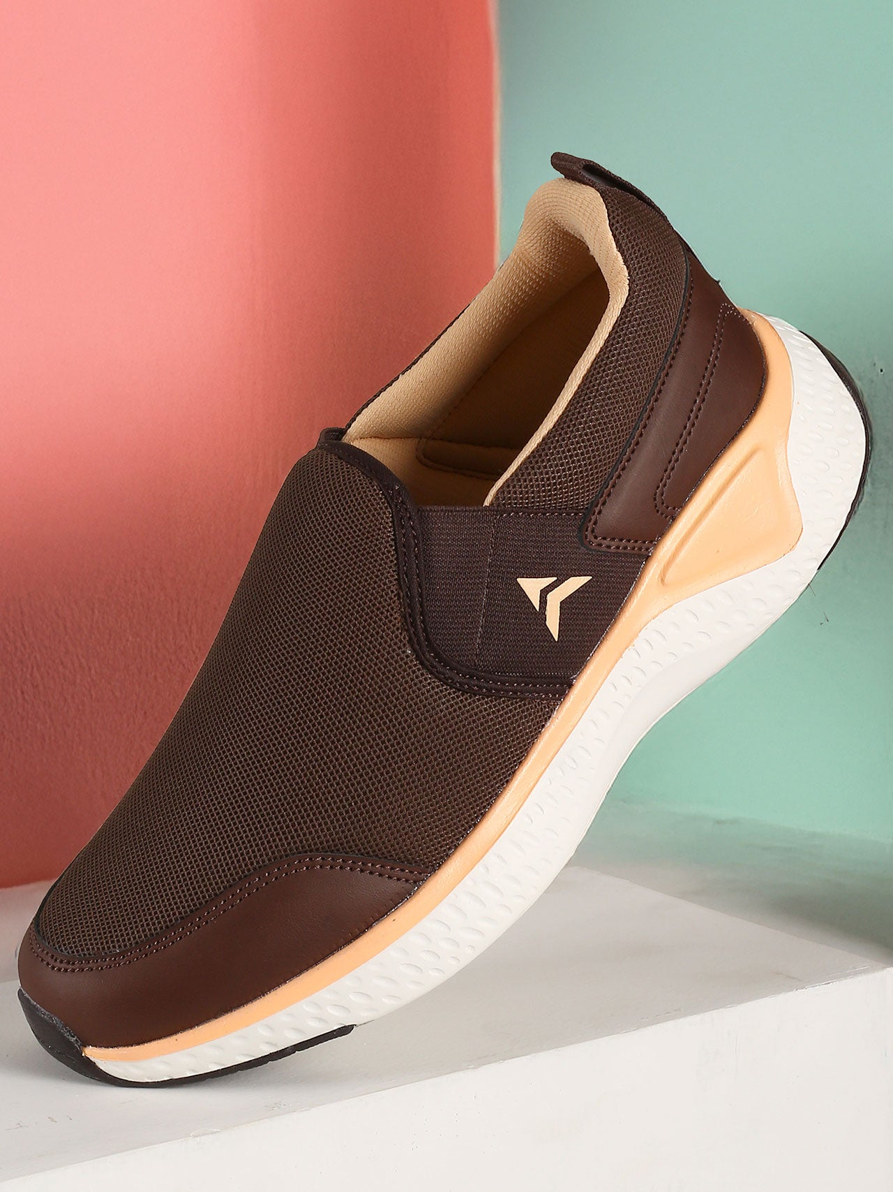 Avant Women's Sway Slip On Walking Shoes - Brown