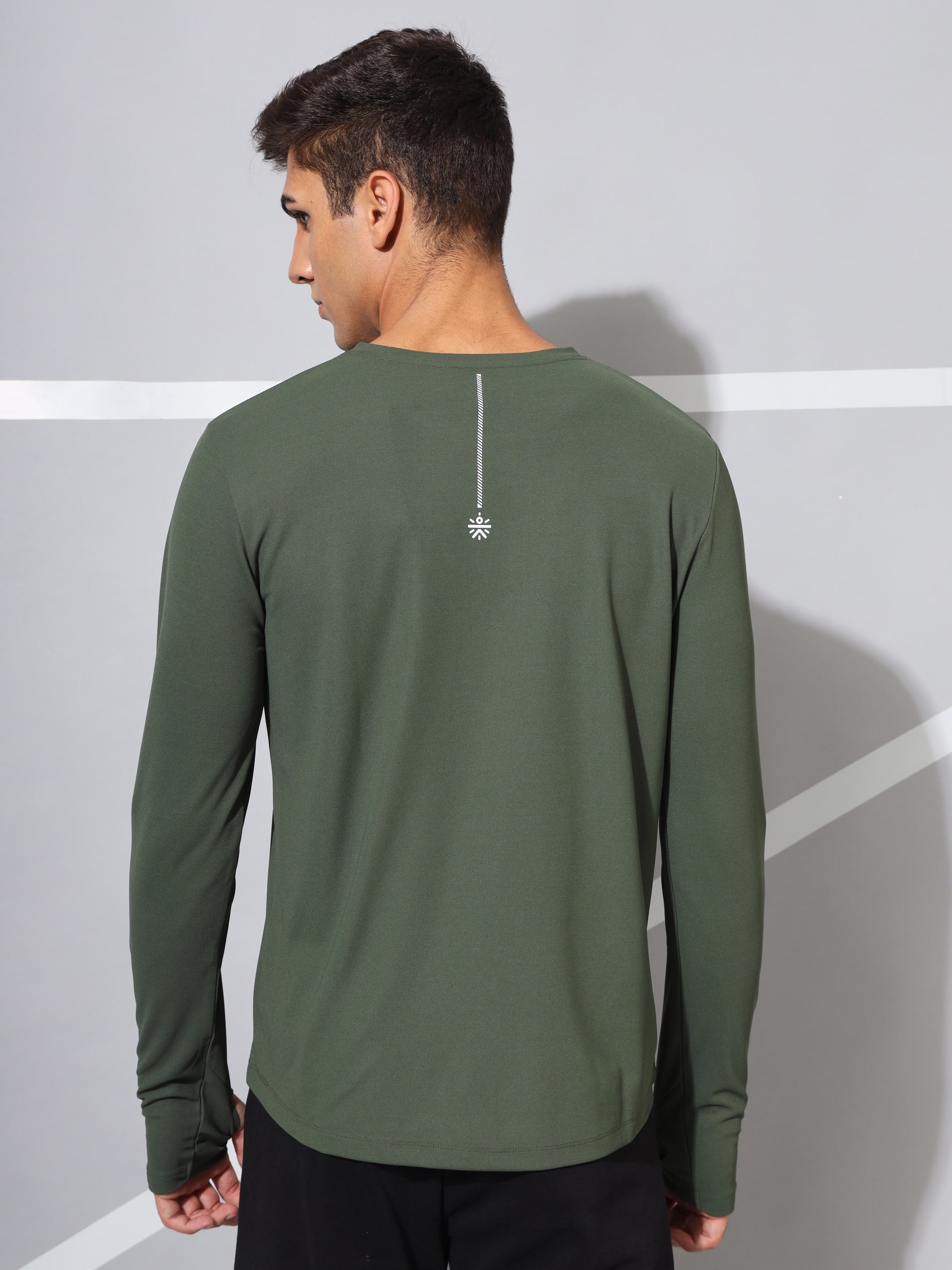 Graphic Performance T-shirt with Thumbholes
