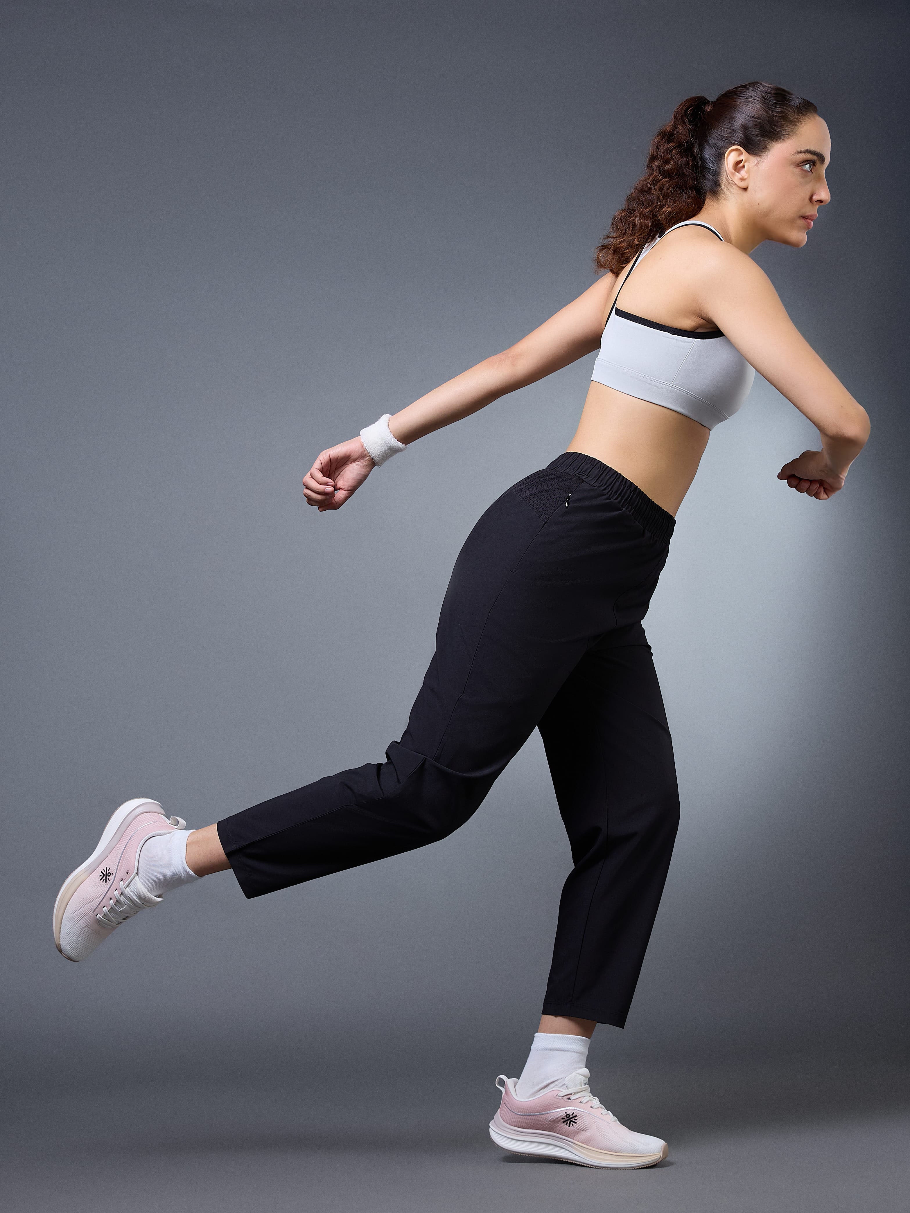 B f676f85b da87 4192 b767 6dbaaf82adf8