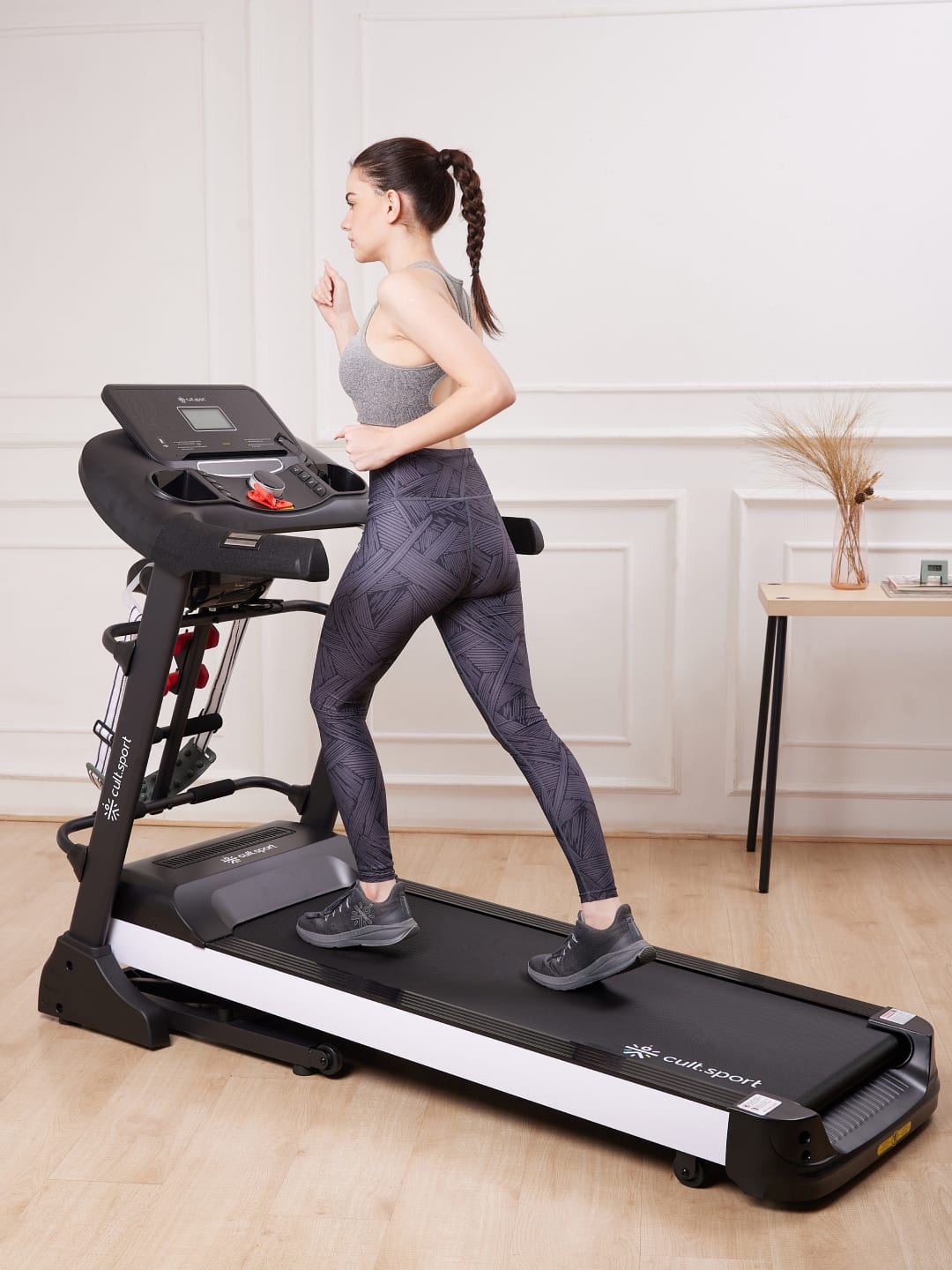 Smartrun Canoas 5.5 HP Peak Treadmill | 15-level Auto-Incline & Massager | Max Weight-130kg | Max Speed-16kmph (with 6 Months Extended Warranty)
