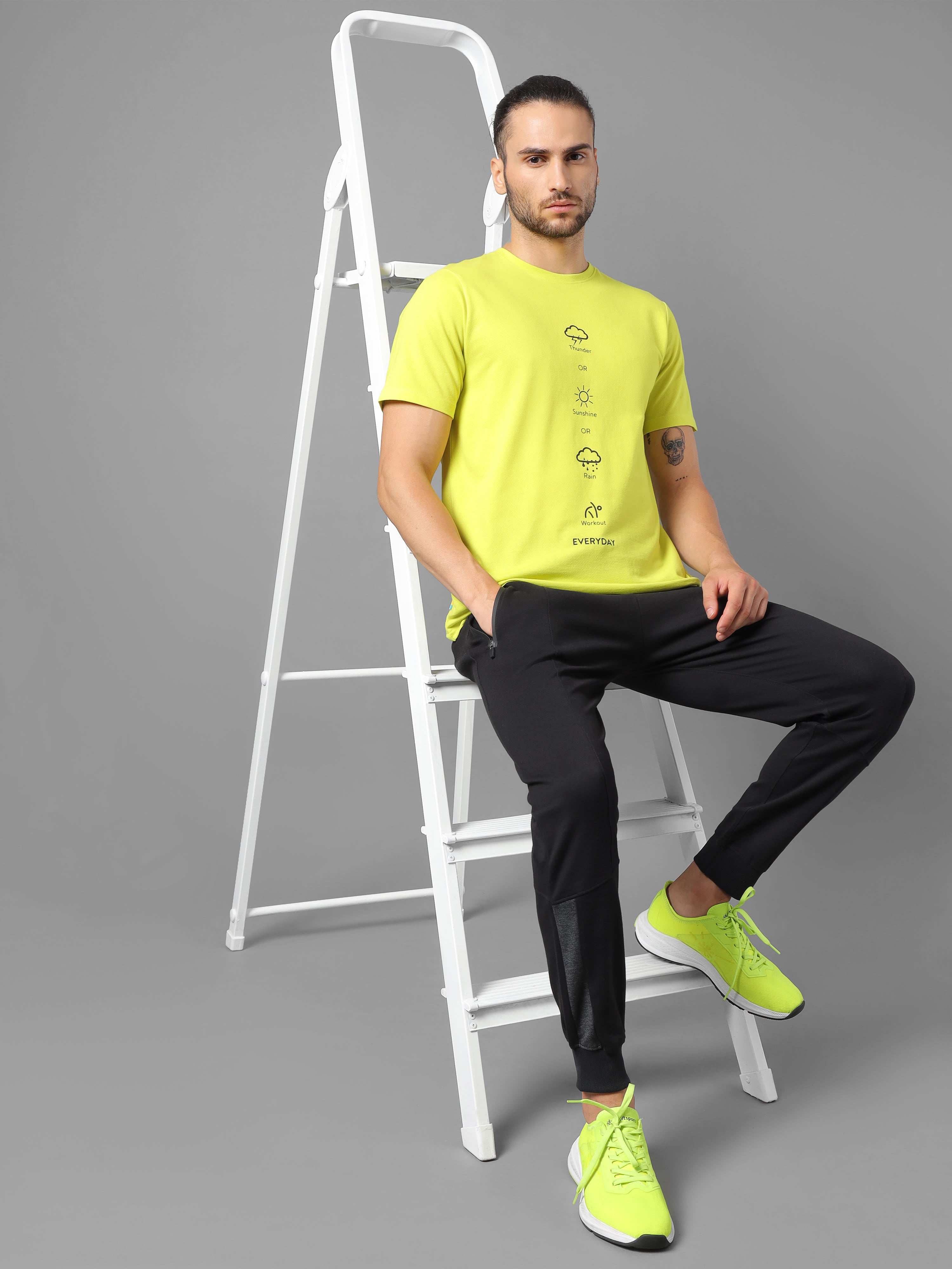 Minimalistic Print T-shirt