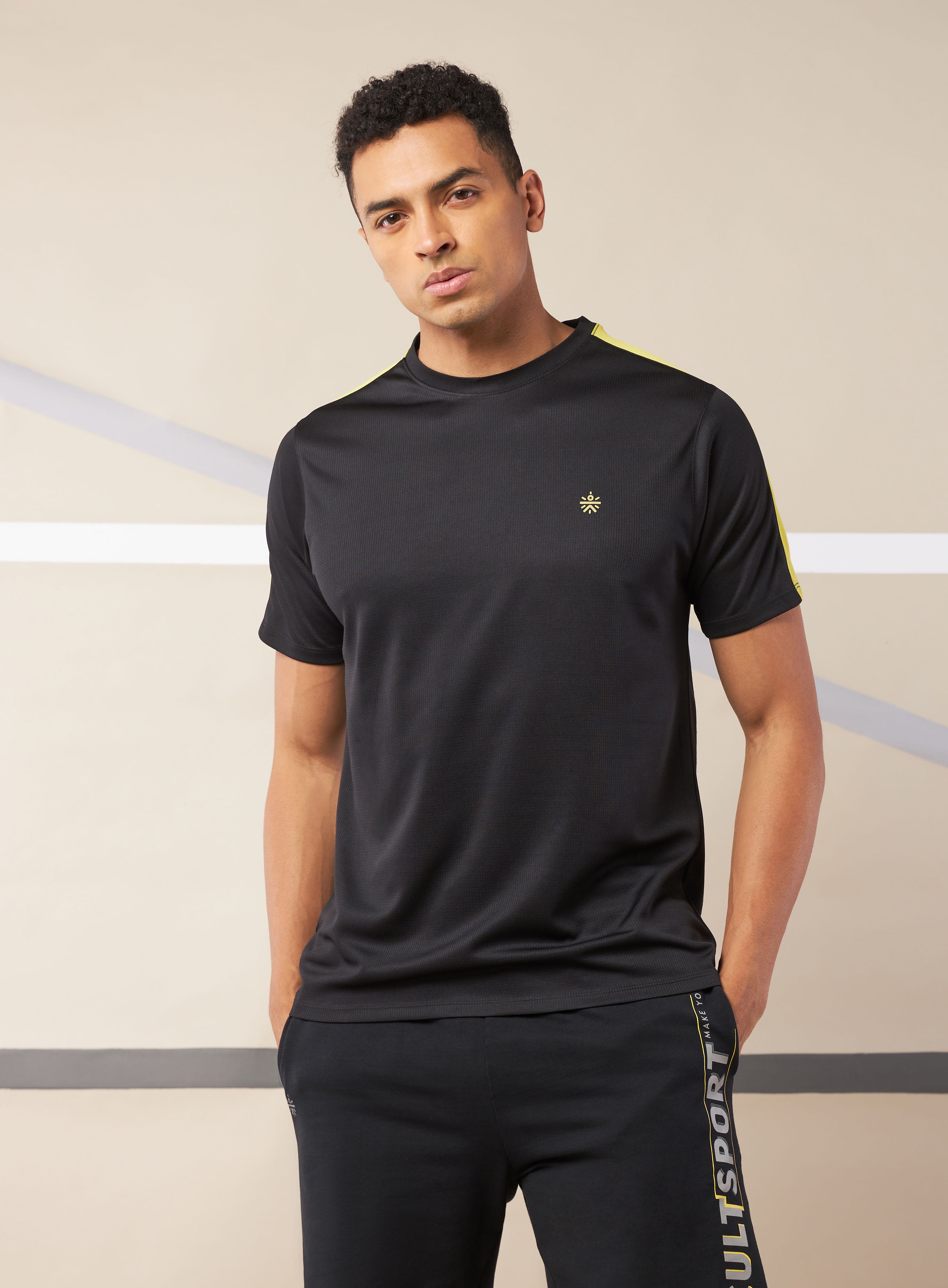 Shoulder Pop Active T-shirt