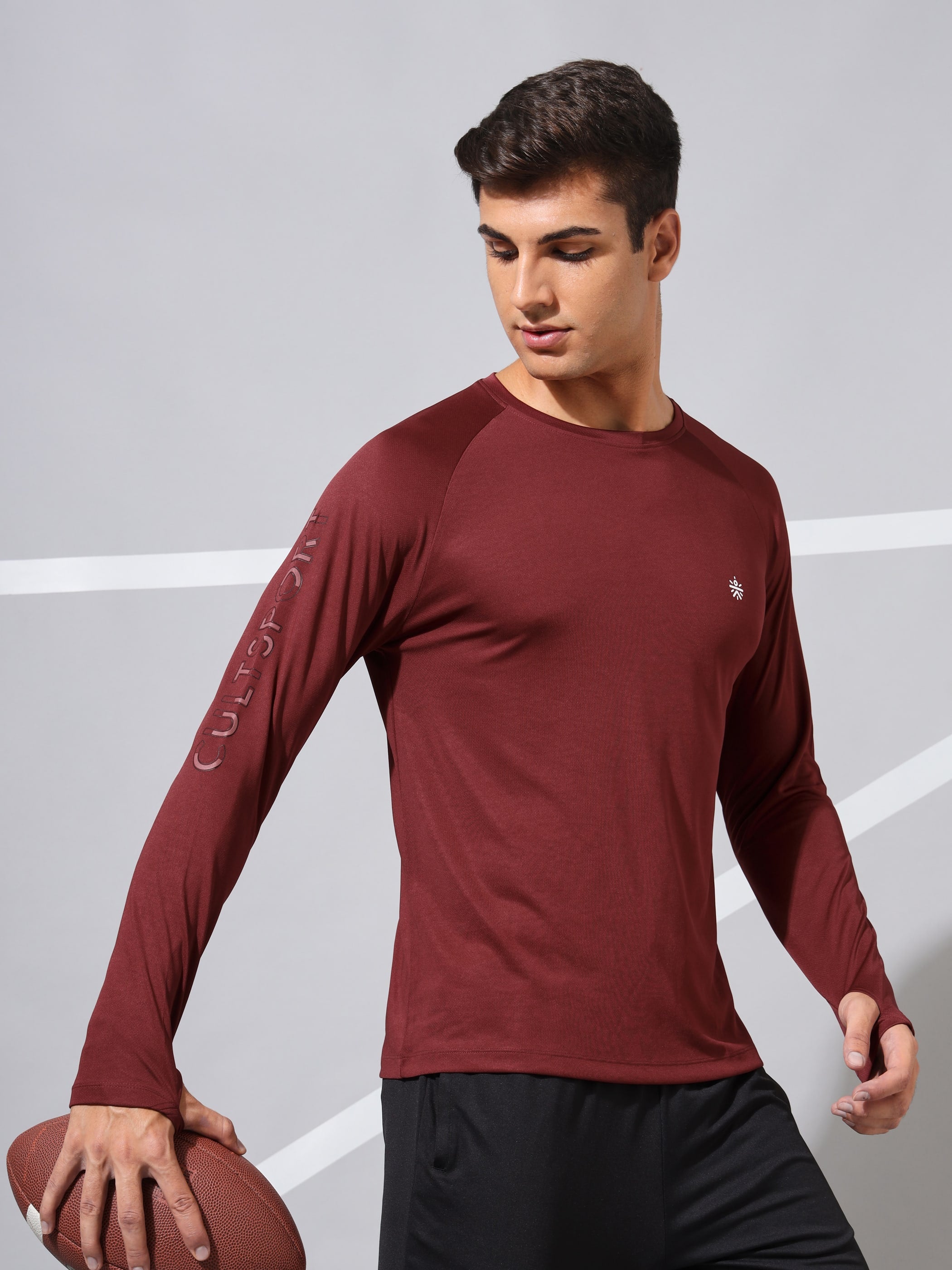 Active T-shirt with Thumbhole Sleeves