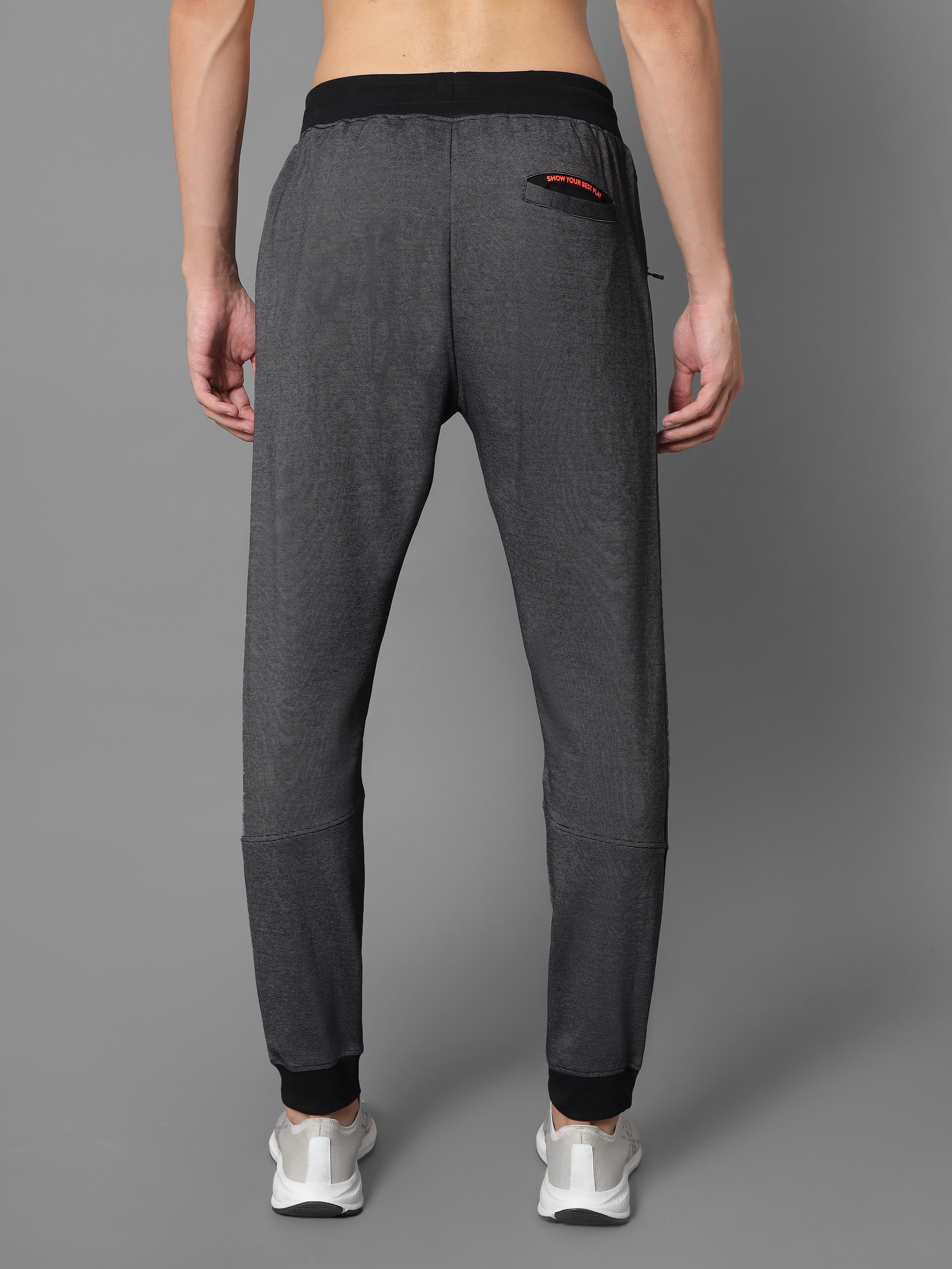 Evsnz1xkv98pyhyxxm5rhznn