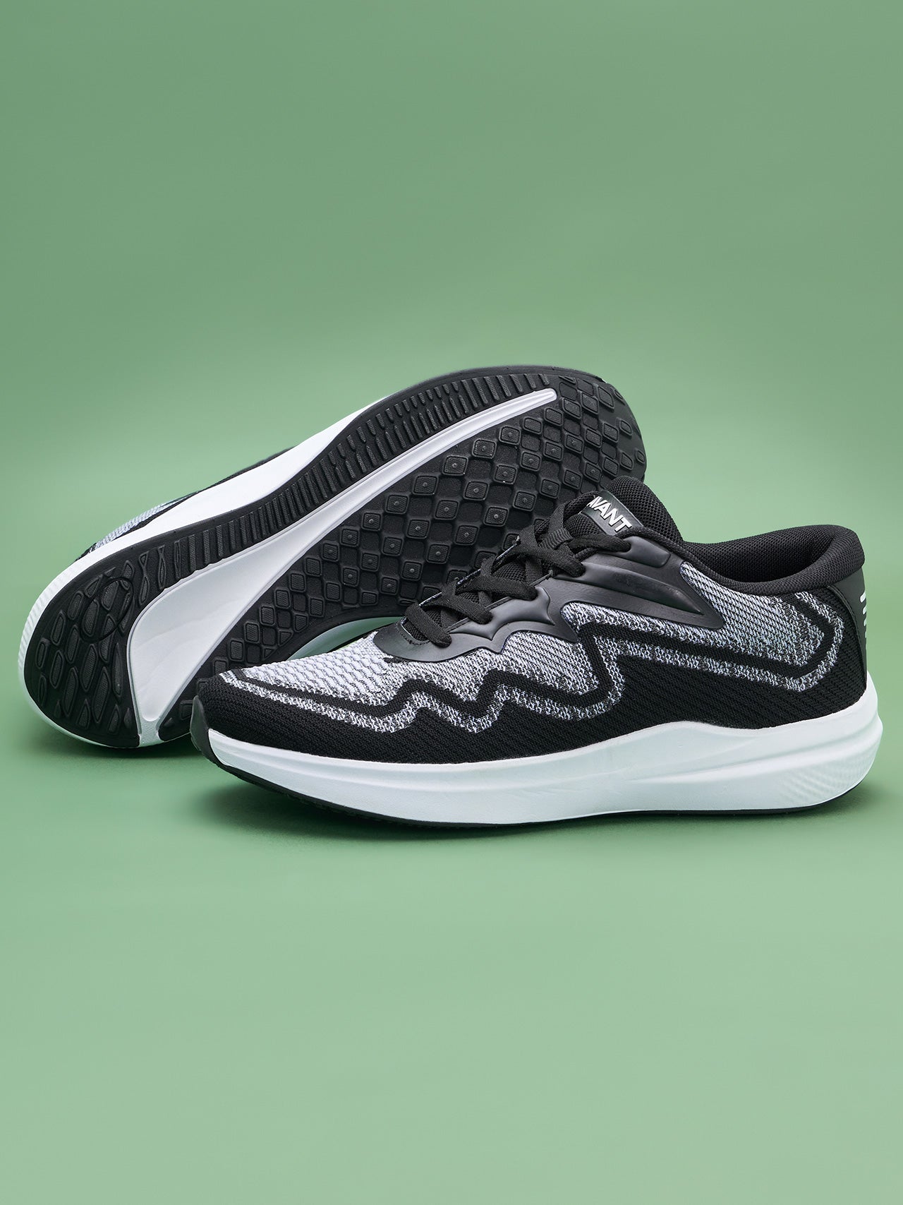 Avant Men's GripUp Running Shoes - Black/White