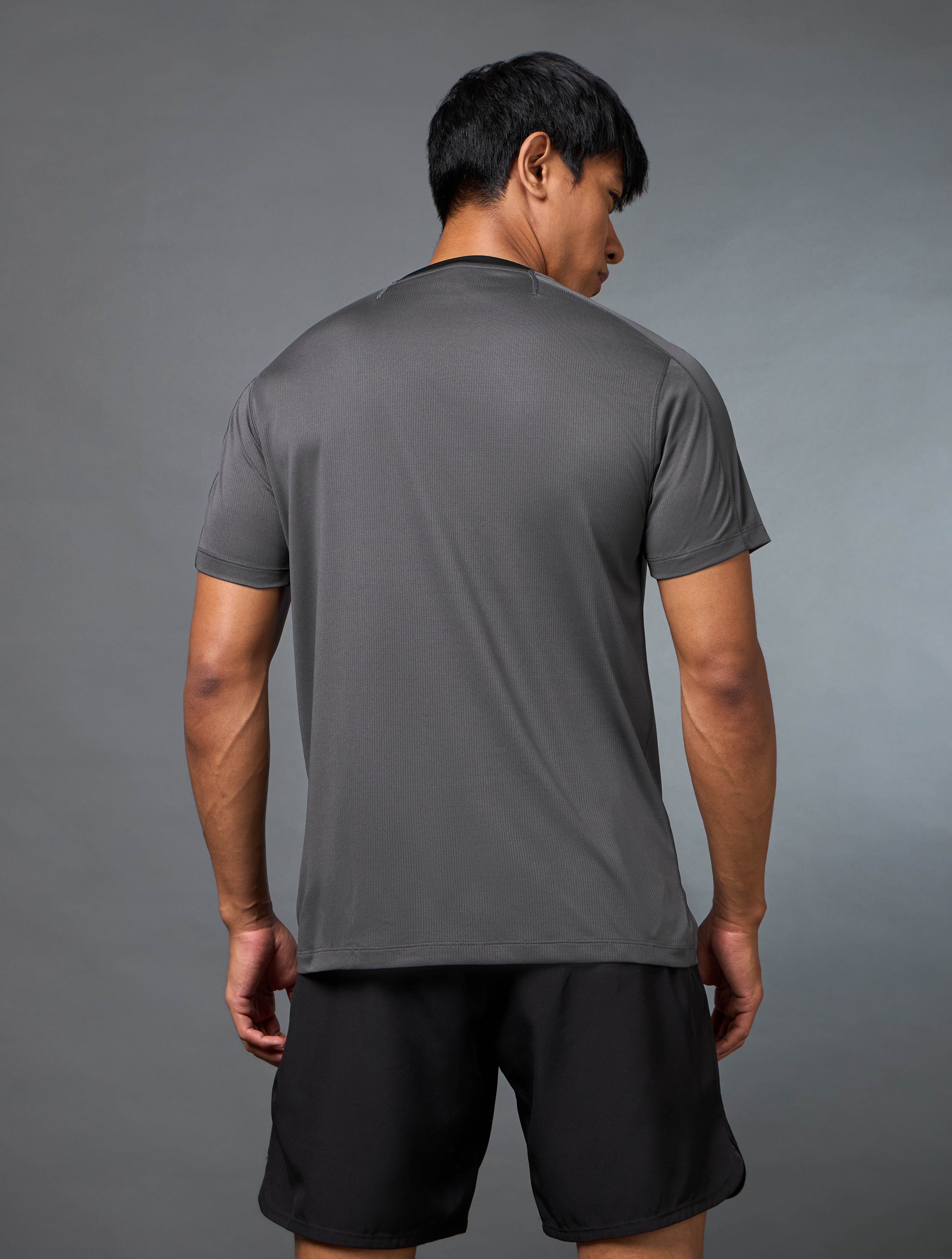 F c00529f5 eb8a 4b98 b83e 81e5279ce09b