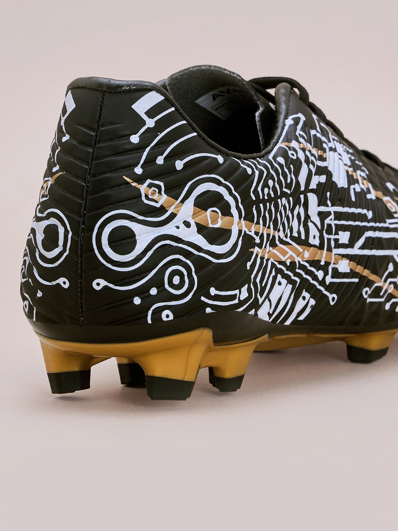 Avant Men's HustleX Football Shoes - Black