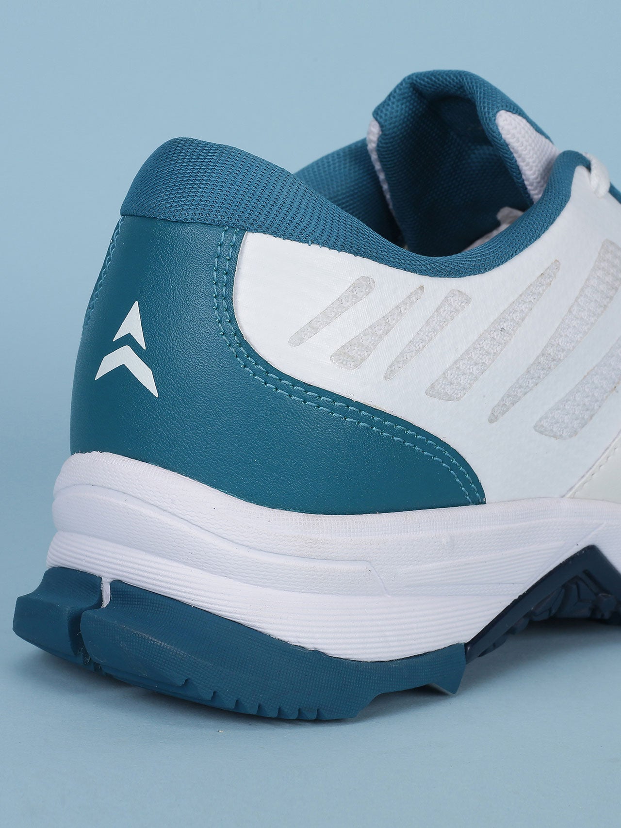 Avant Men's Outfield Cricket Shoes - White/Teal