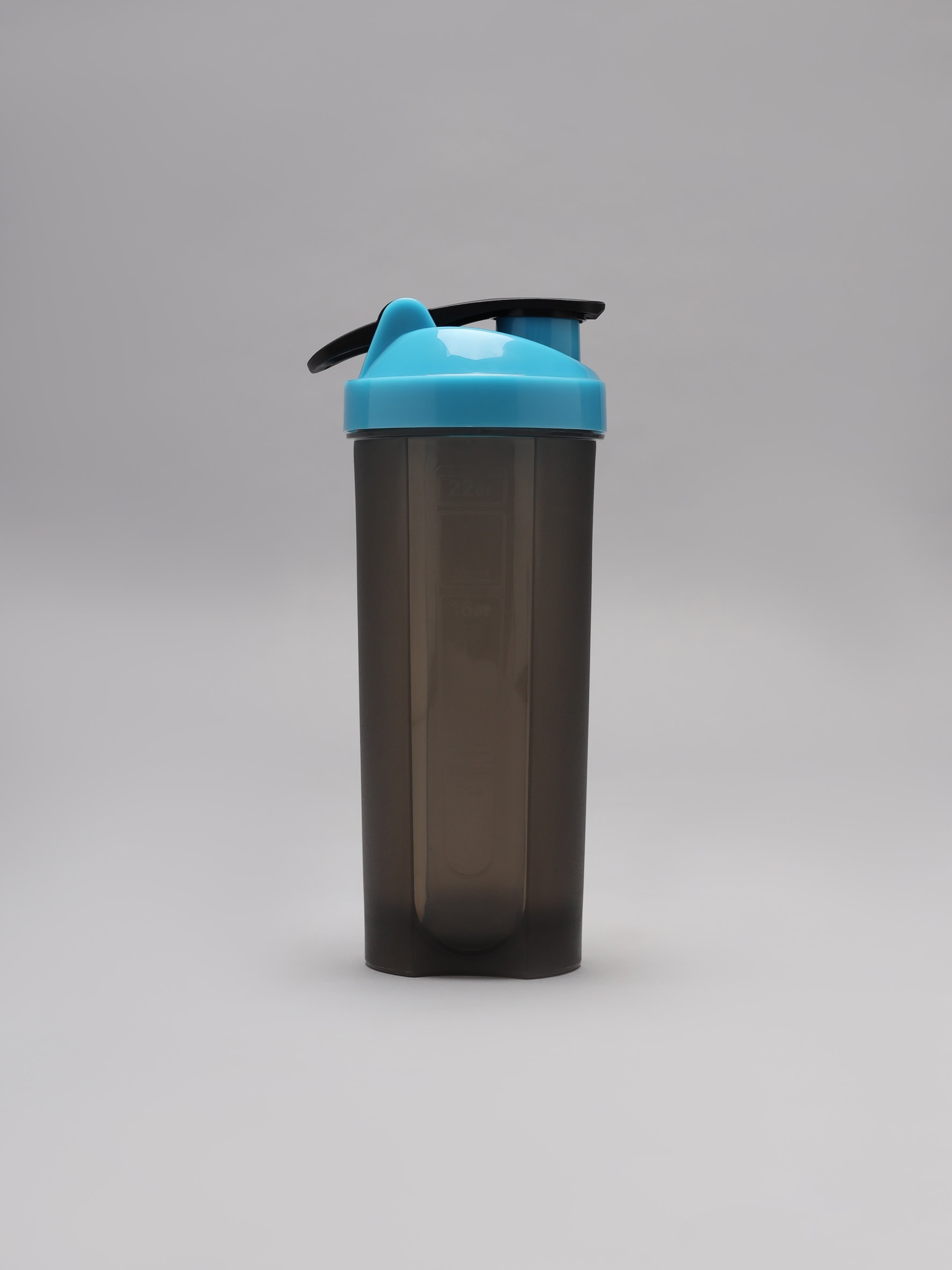 Spill Proof Flip Top Shaker with Blender Ball