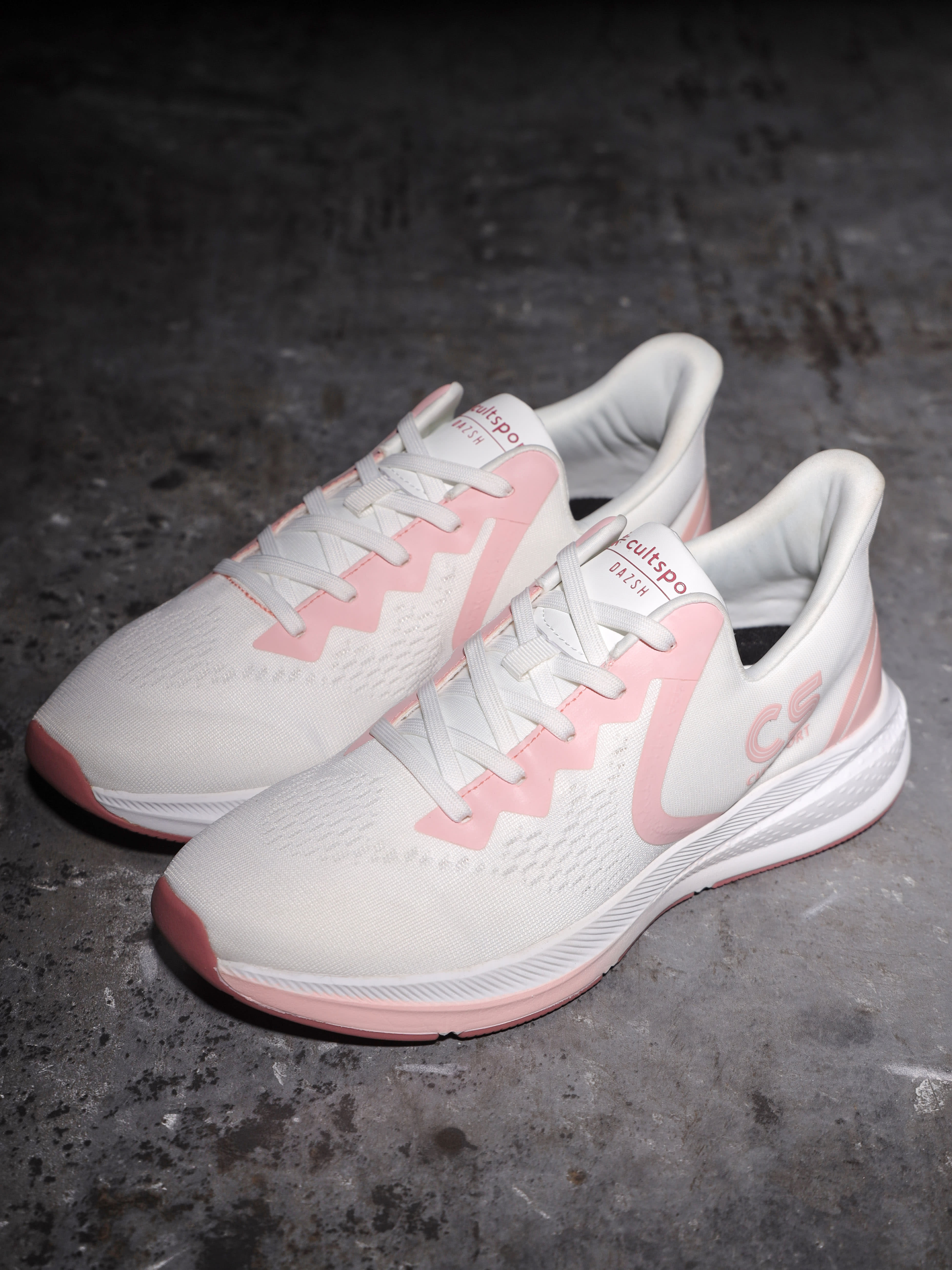 cult Dazsh Women Running Shoes - White