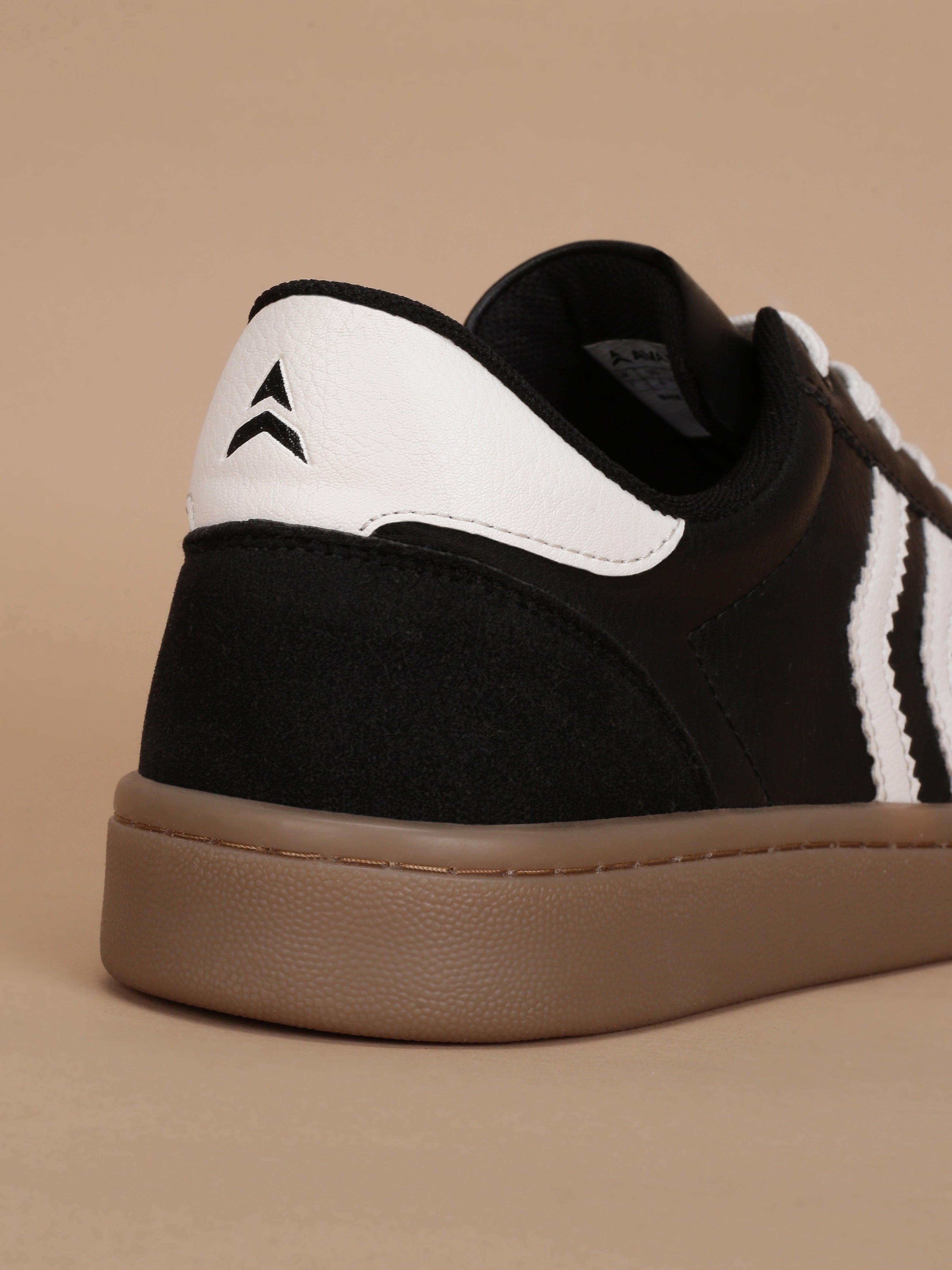 Avant Women's Era Sneakers - Black/White