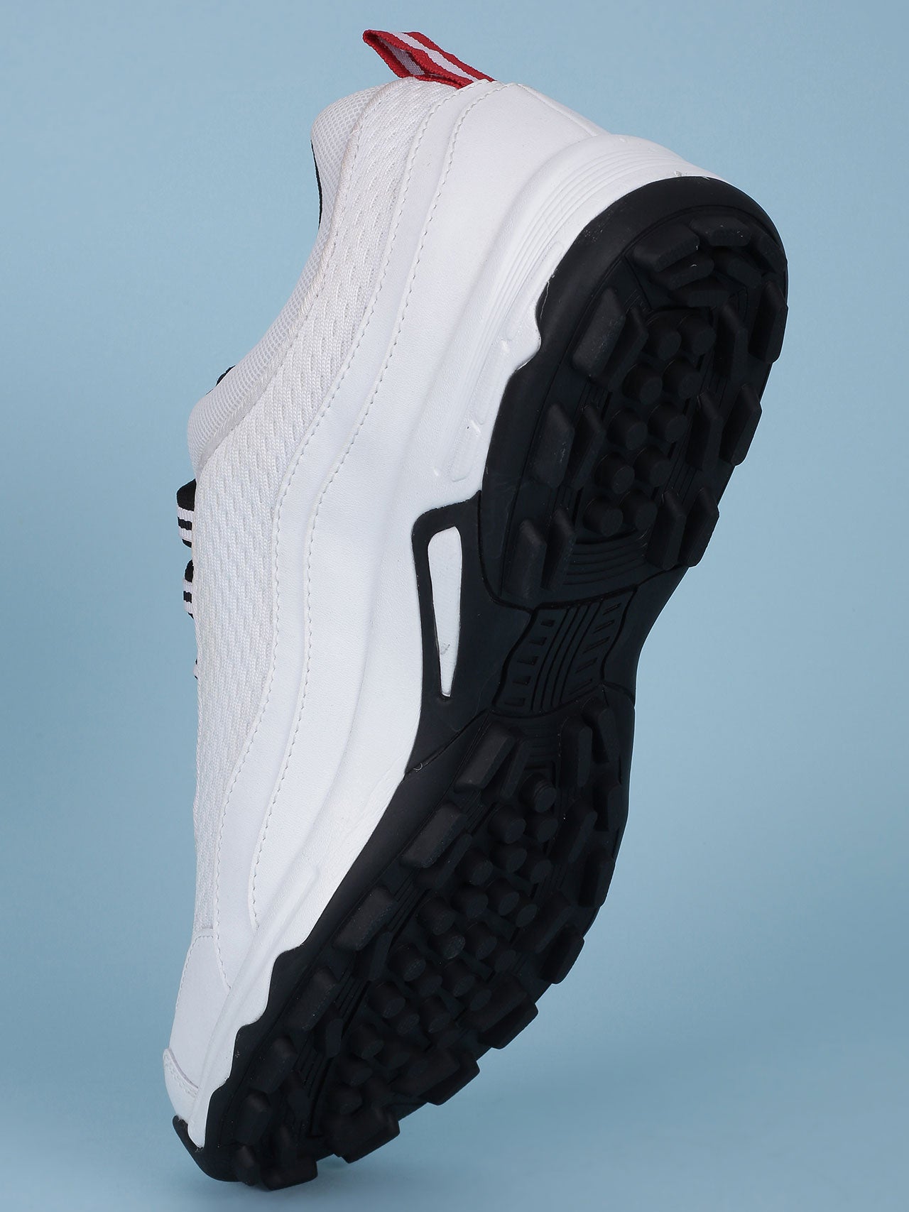 Avant Men's Striker Cricket Shoes - White /Black