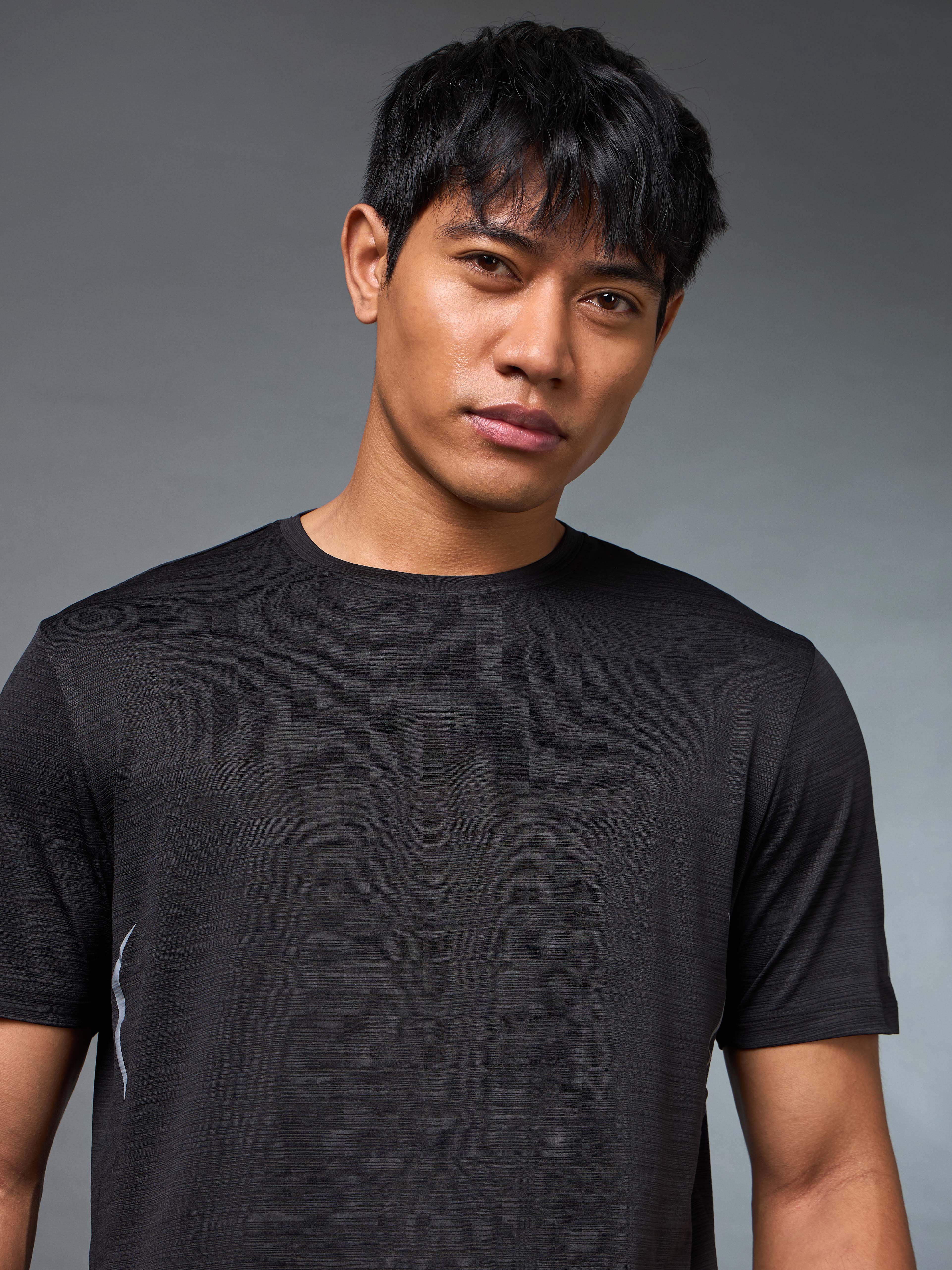 Men's City Escape Black Running T-shirt