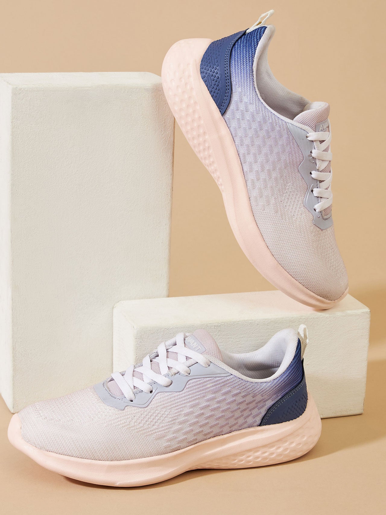 Avant Women's Trail Walking shoes-Violet