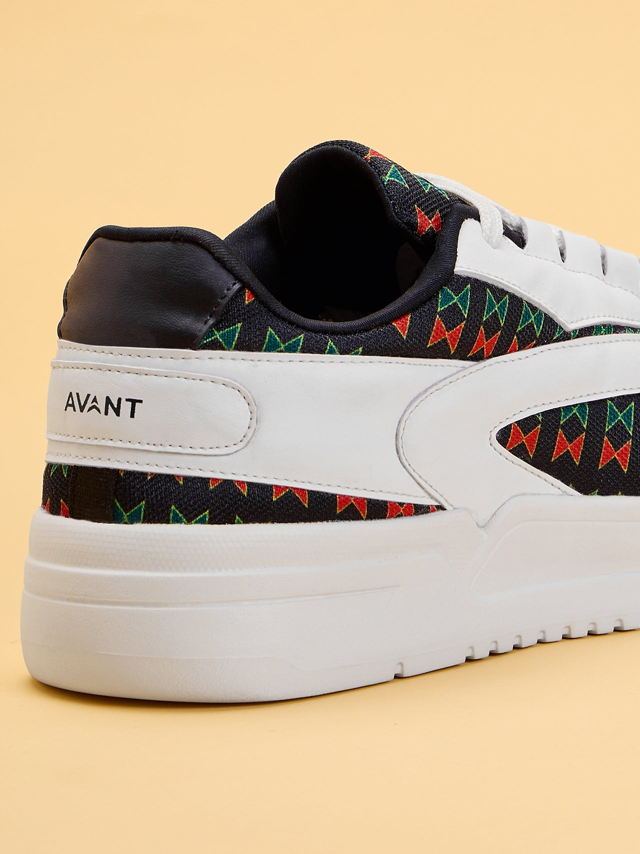 Avant Men's Maximus Sneaker Shoes - White/Black