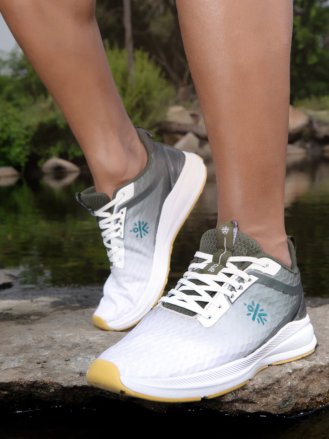 cult Men's AeroStride Casual Shoes - White/Olive