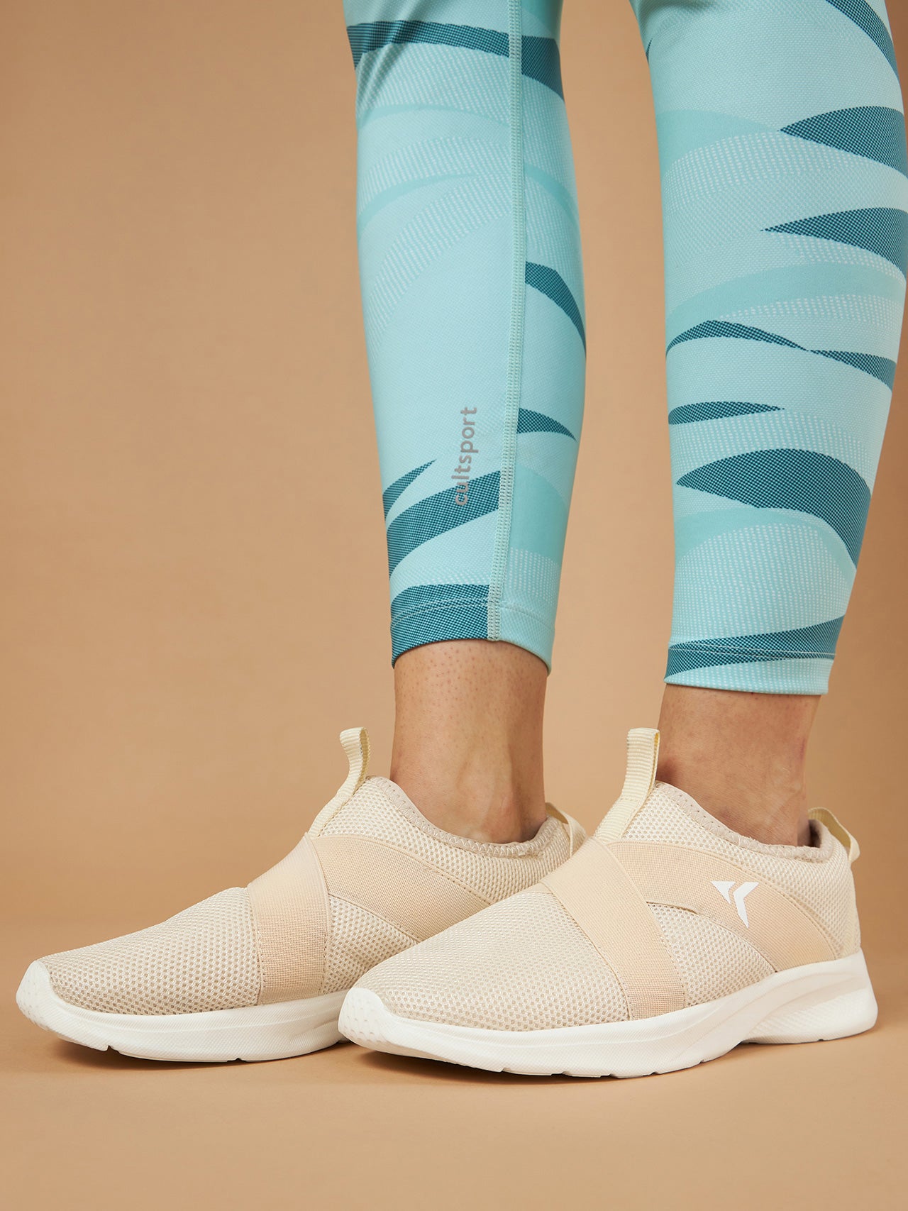 Avant Women's Glam Slip-On Walking shoes - White