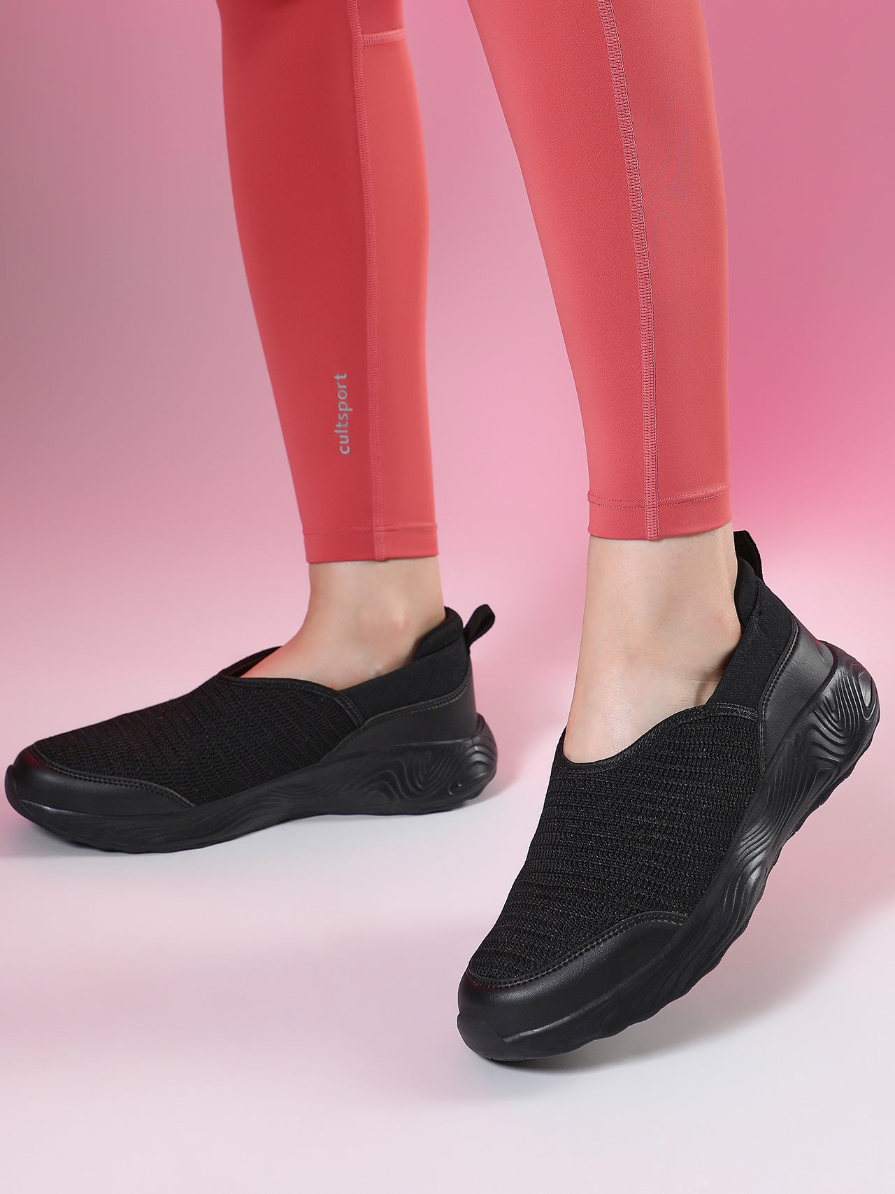 Avant Women's Shadow Slip-On Walking Shoes - Black