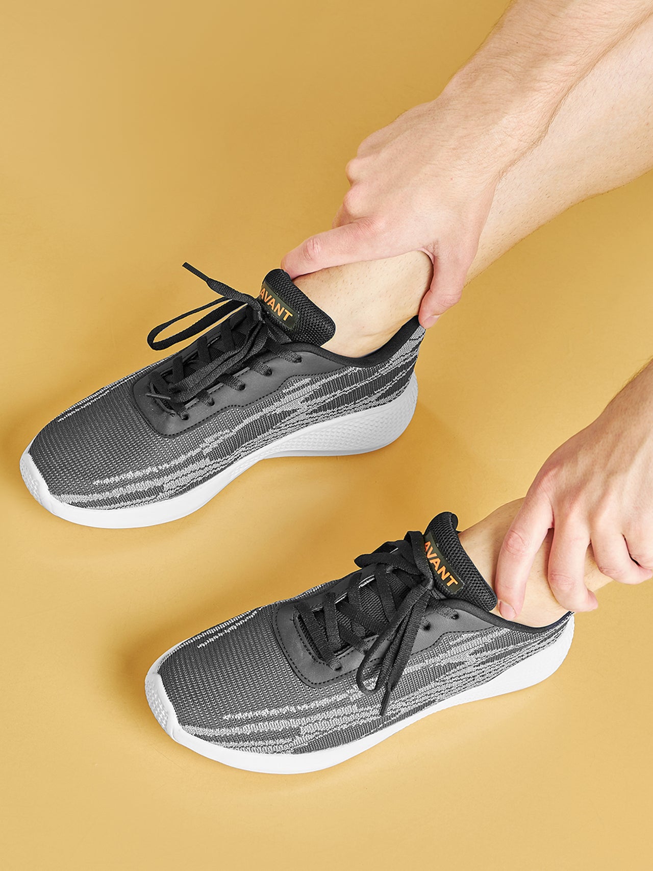 Avant Men's Dual Tone Knitted Walking Shoes-Grey