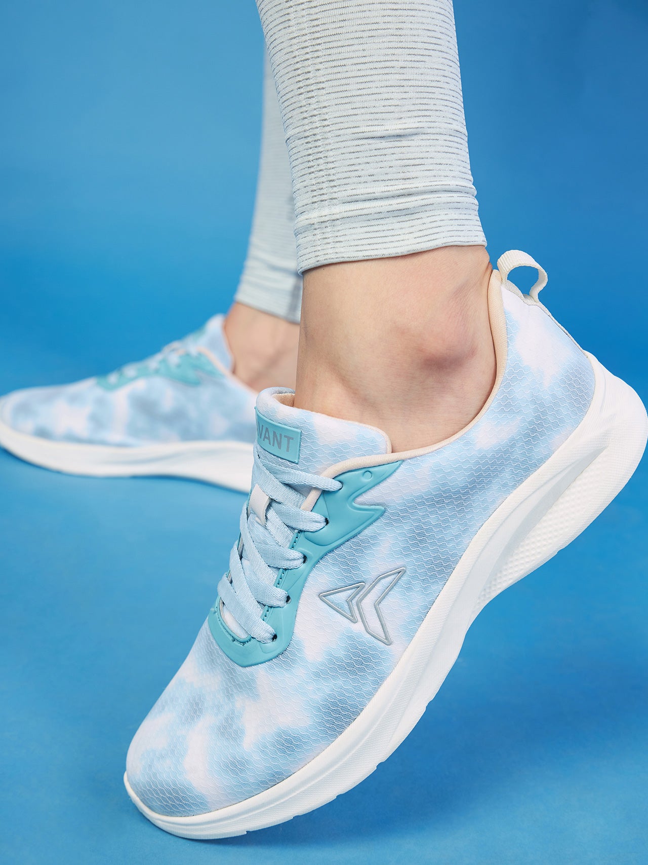 Avant Women's Elegant Walking Shoes - Blue/White