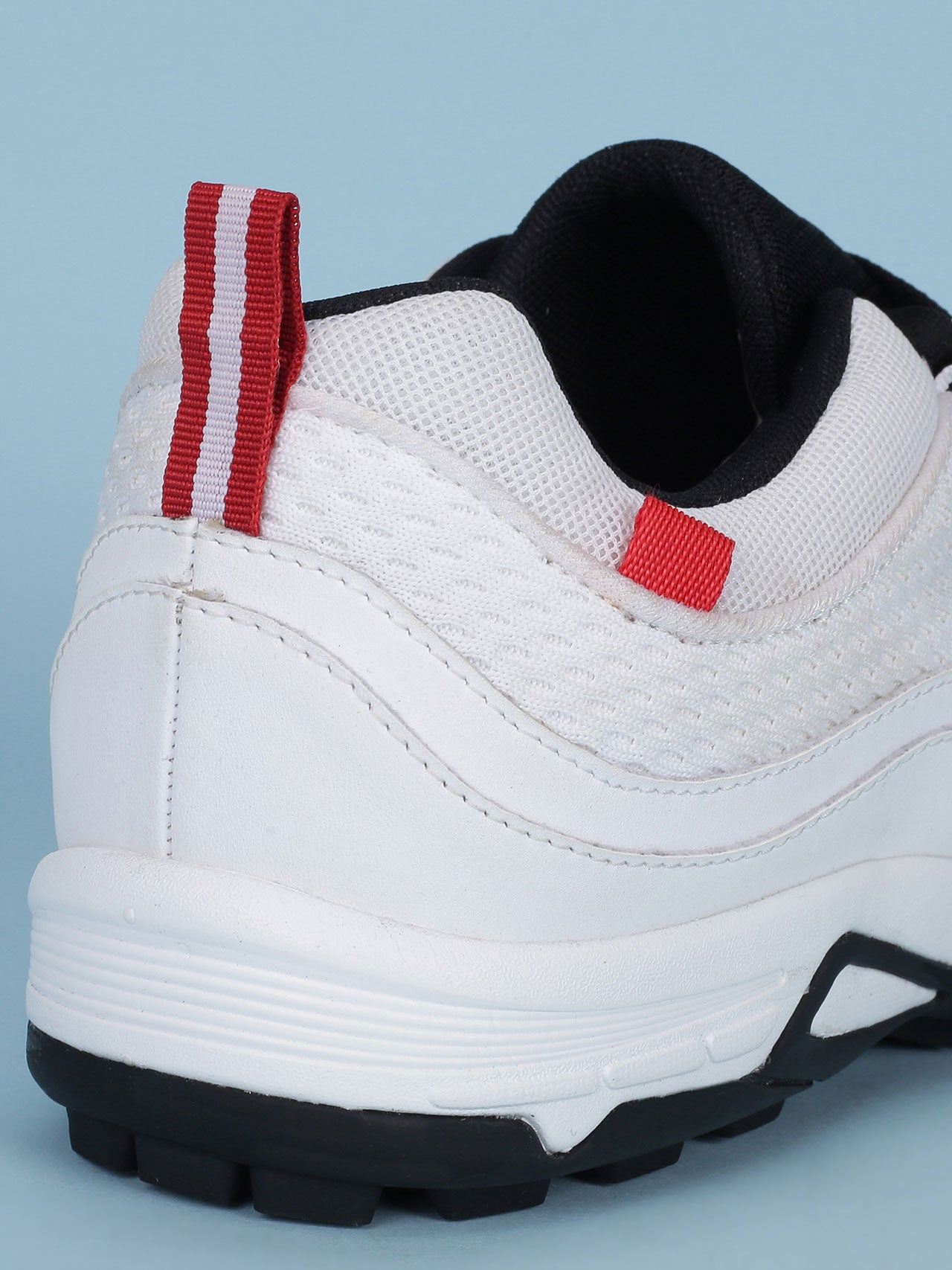 Avant Men's Striker Cricket Shoes - White /Black