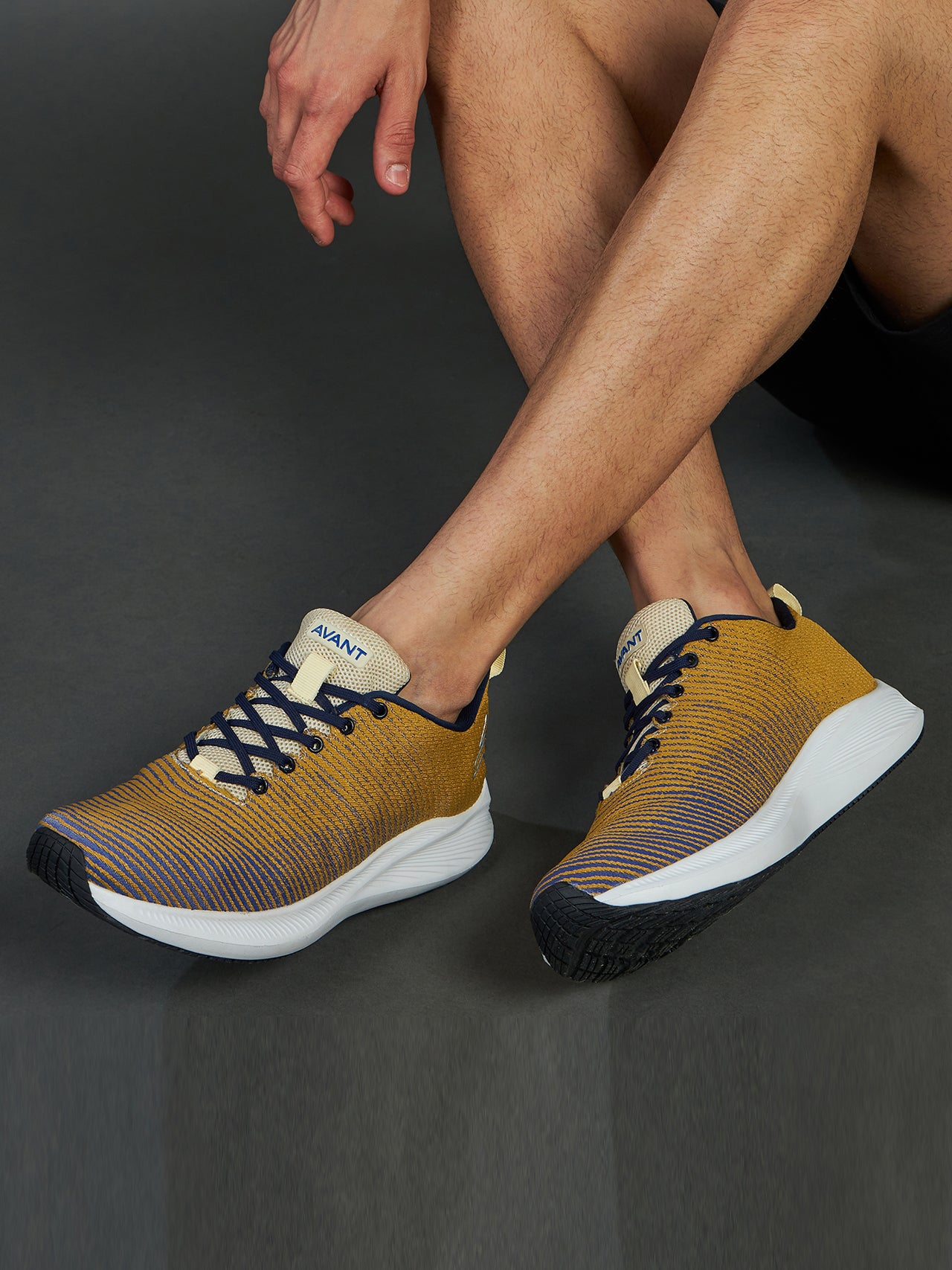 Avant Men's Matrix Running Shoes-Gold/Blue