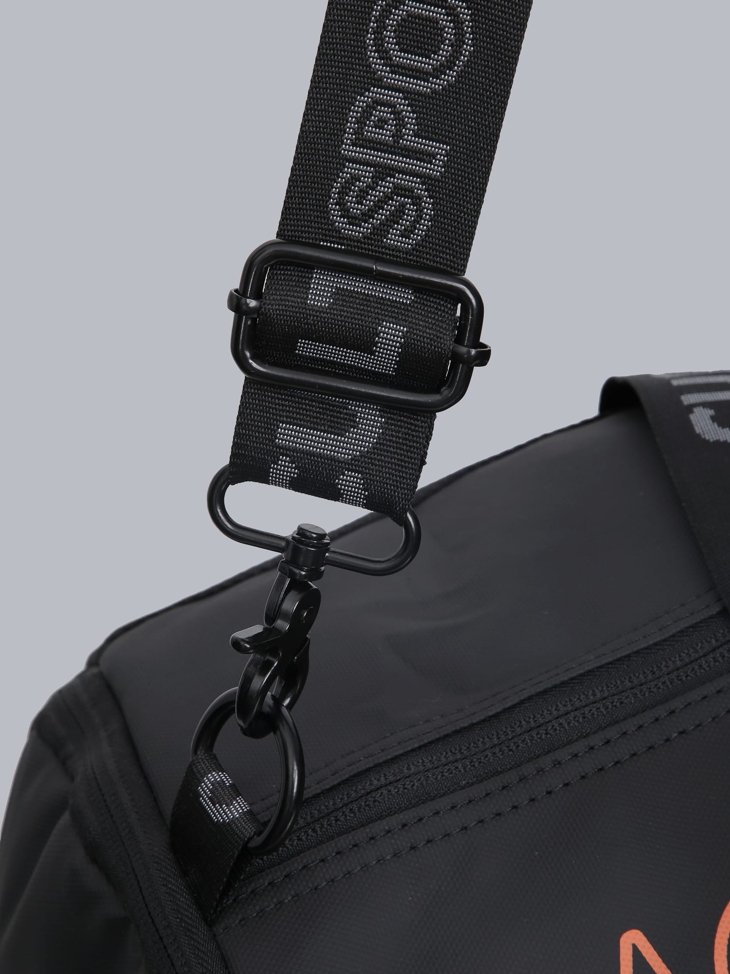 Signature Multi Black Duffel