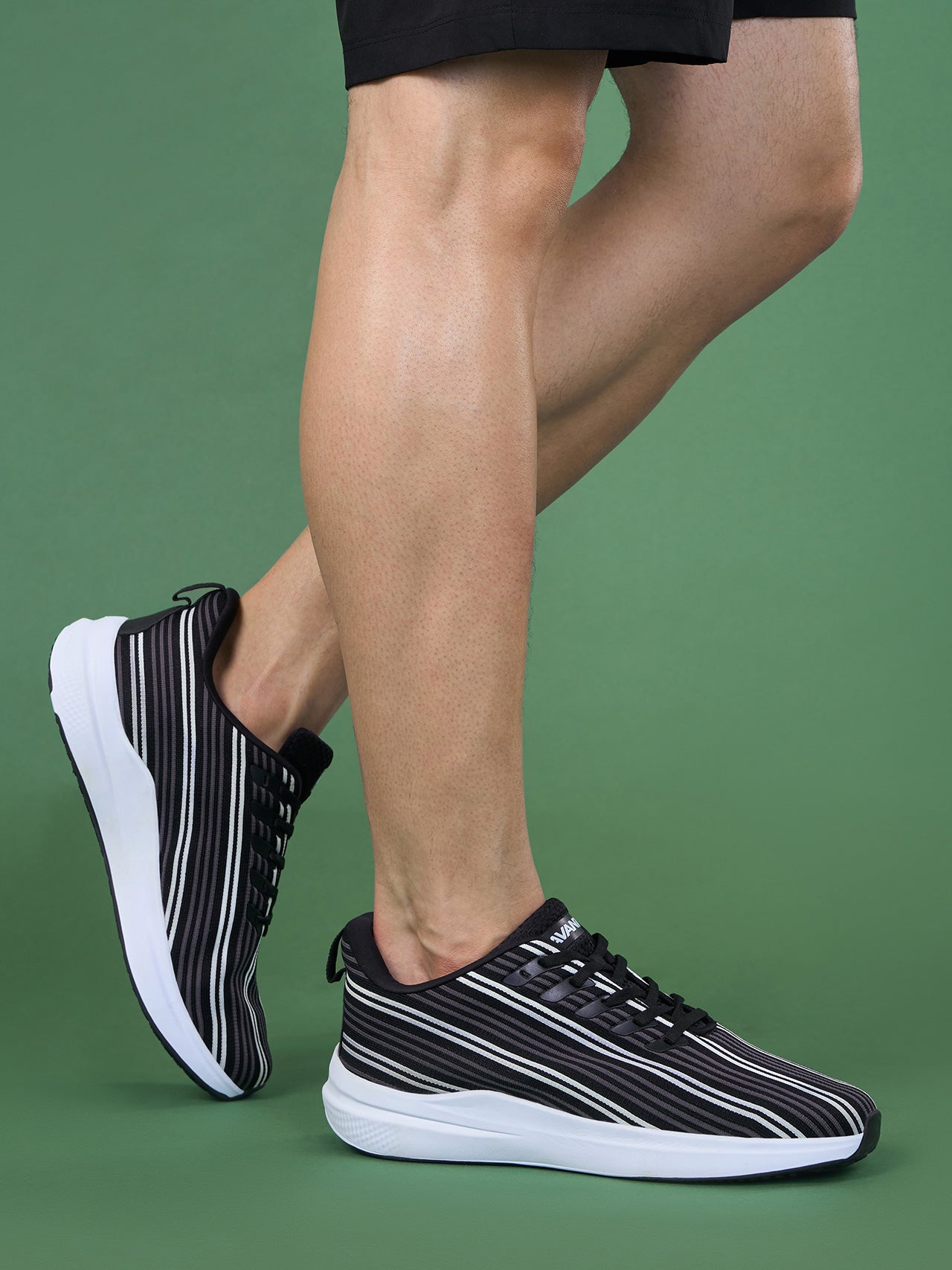 Avant Men's Bi-Strip Running Shoes - Black/White