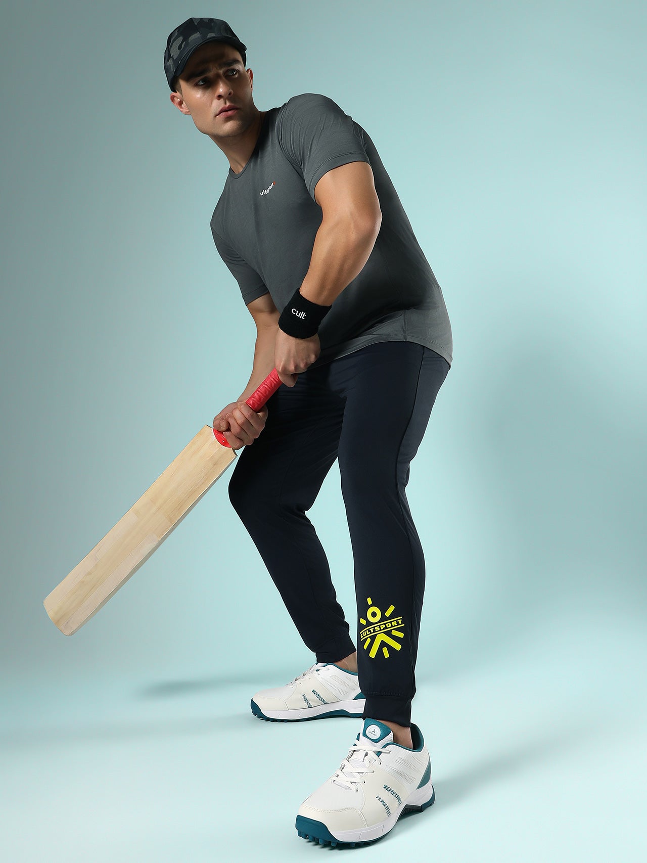 Avant Men's Outfield Cricket Shoes - White/Teal