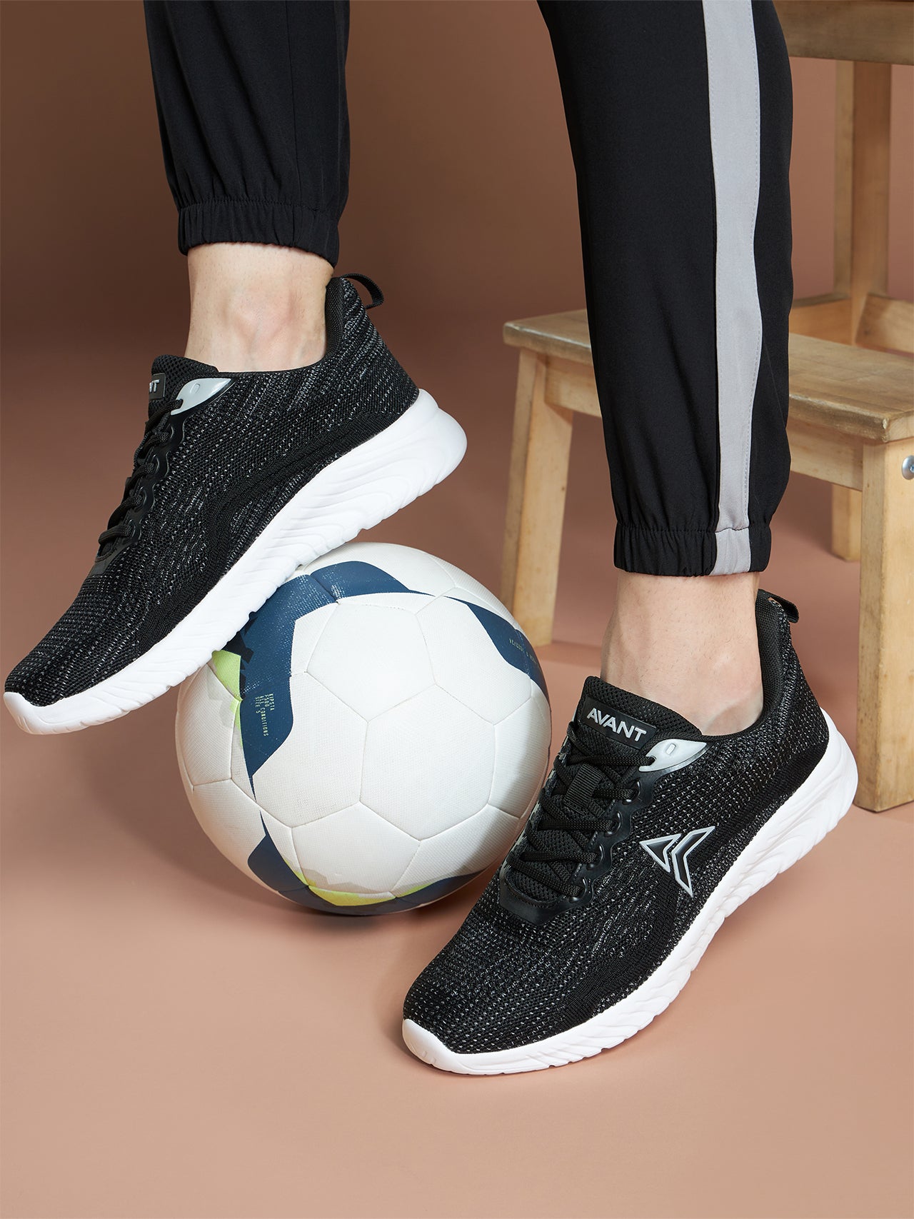 Avant Men's Gladiator Walking Shoes-Black