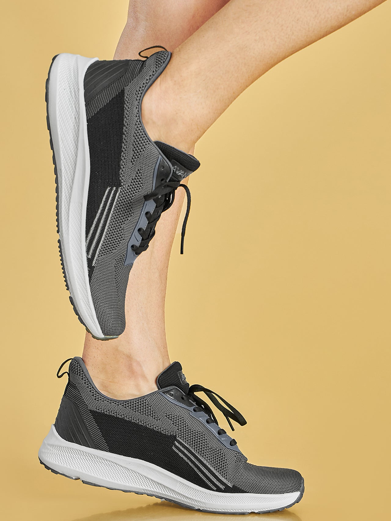 Avant Men's UltraBoom Running and Training shoes-D.Grey