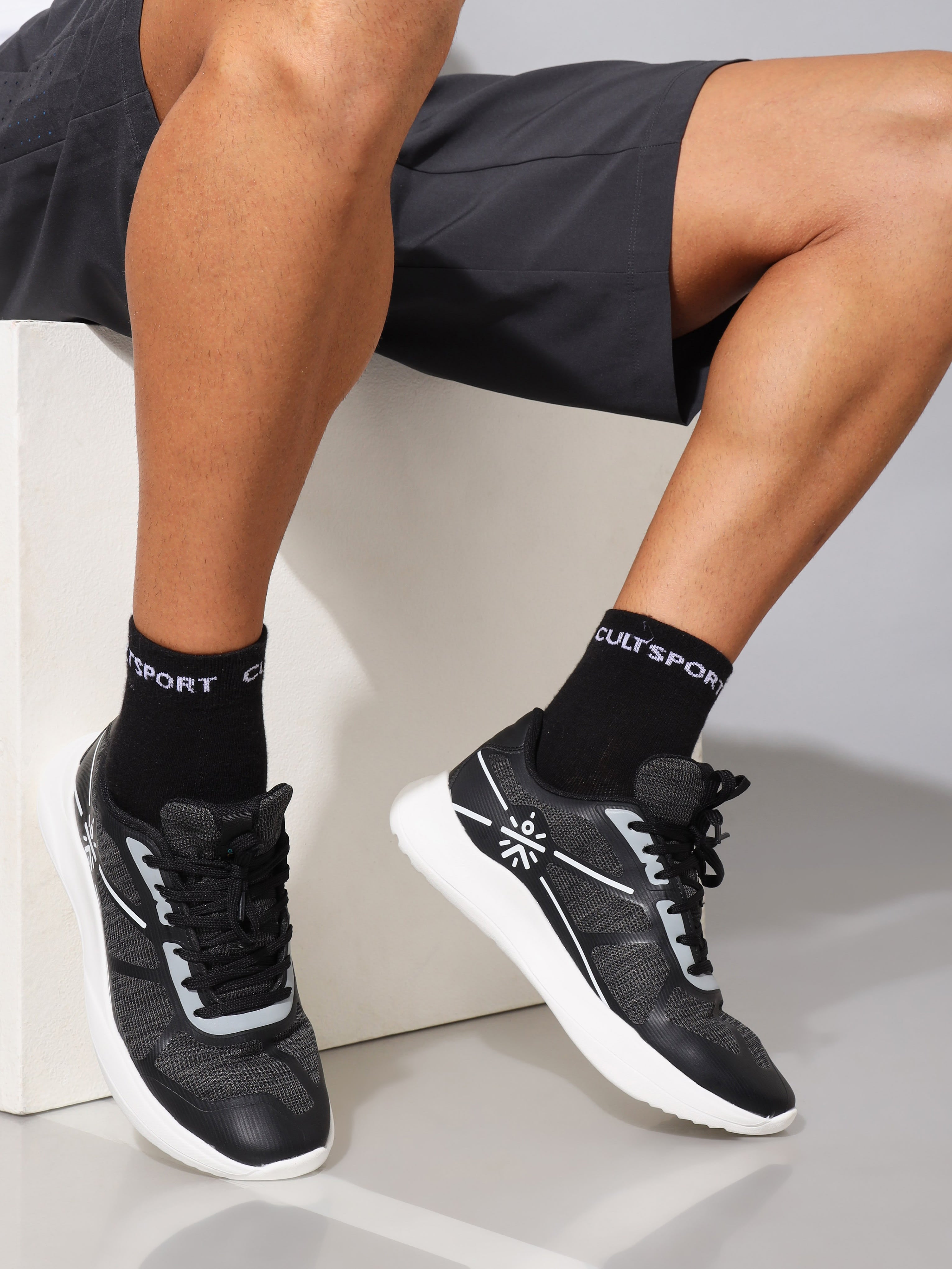 cult Discovery Men Running Shoes